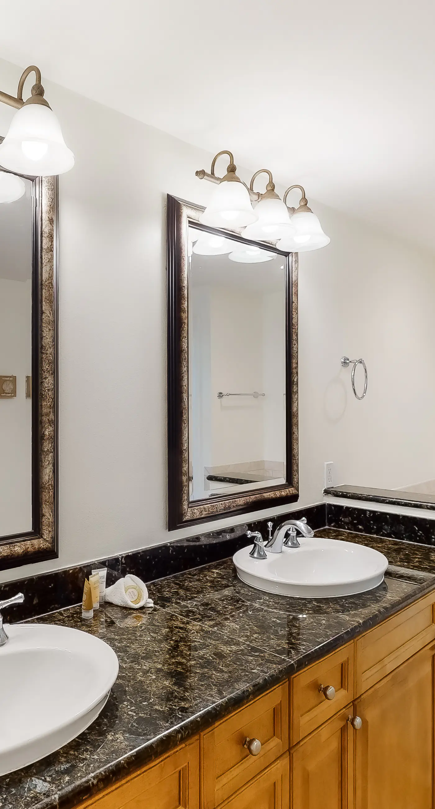 Floor Condo Gulf Front, Nearby Shopping & Dining Seasonal Beach Service