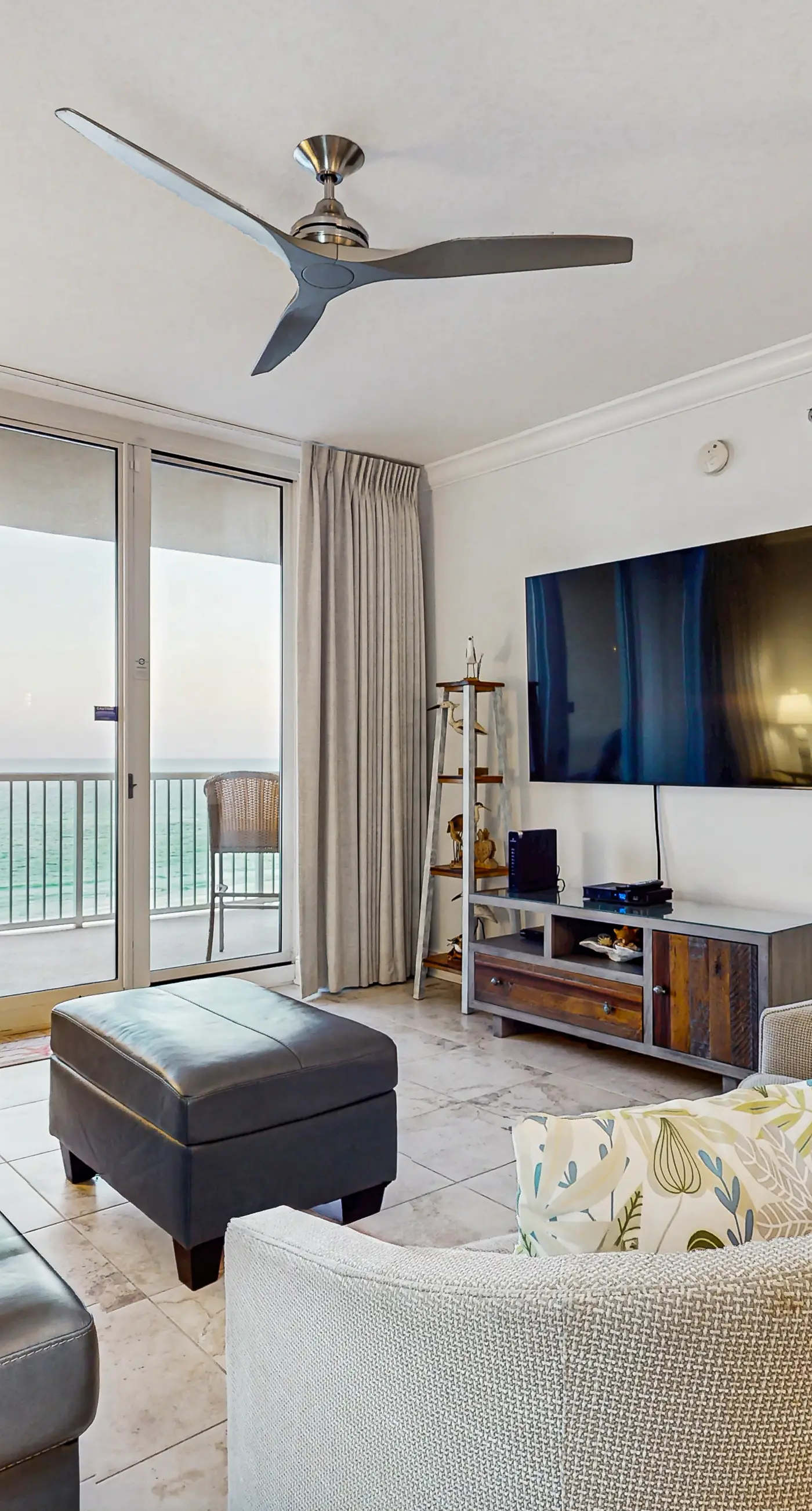 Modern, Beachfront Condo with Shared Pools, Nearby Activities, Shops, Restaurants