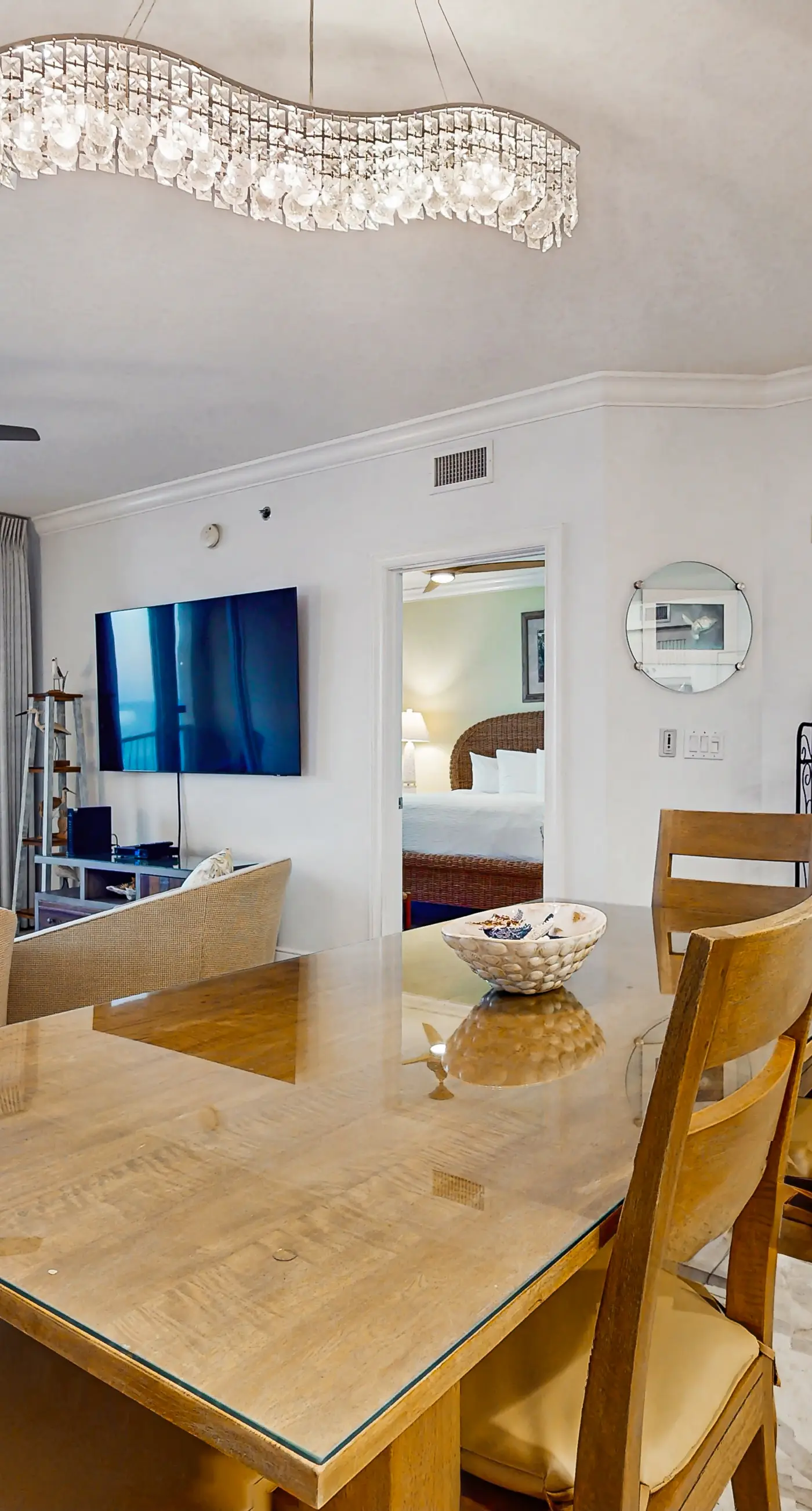 Modern, Beachfront Condo with Shared Pools, Nearby Activities, Shops, Restaurants