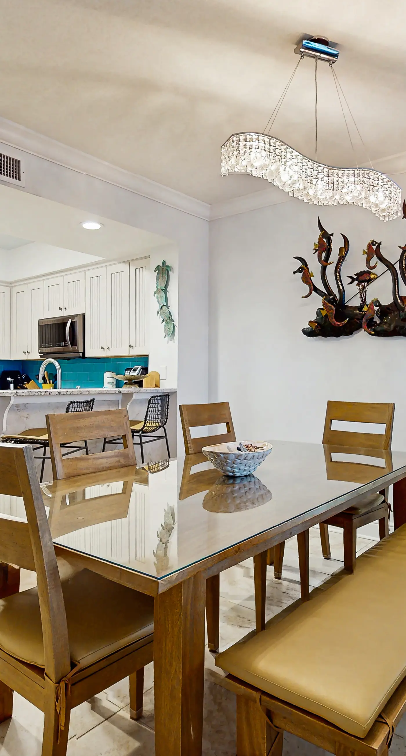 Modern, Beachfront Condo with Shared Pools, Nearby Activities, Shops, Restaurants