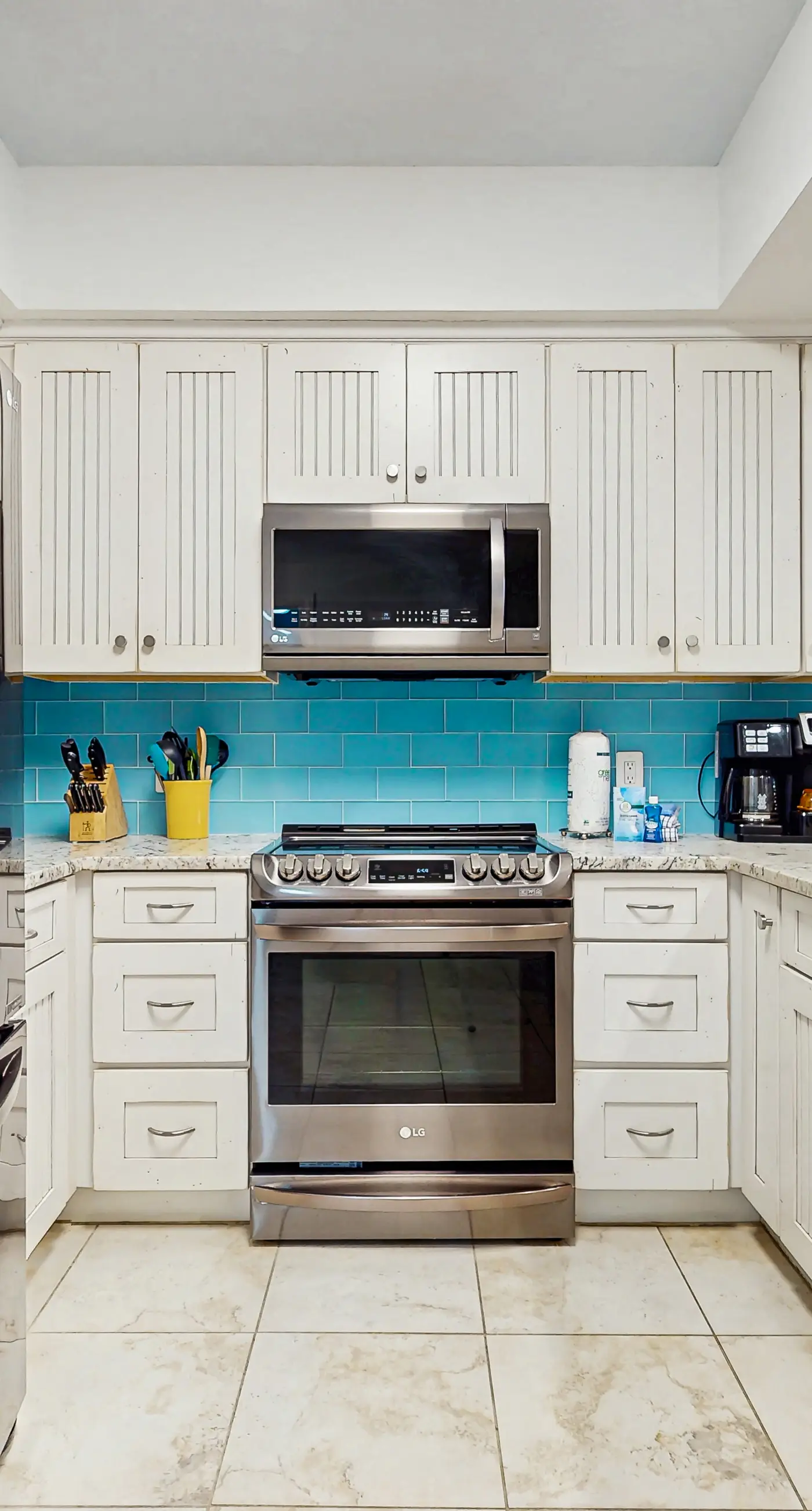 Modern, Beachfront Condo with Shared Pools, Nearby Activities, Shops, Restaurants