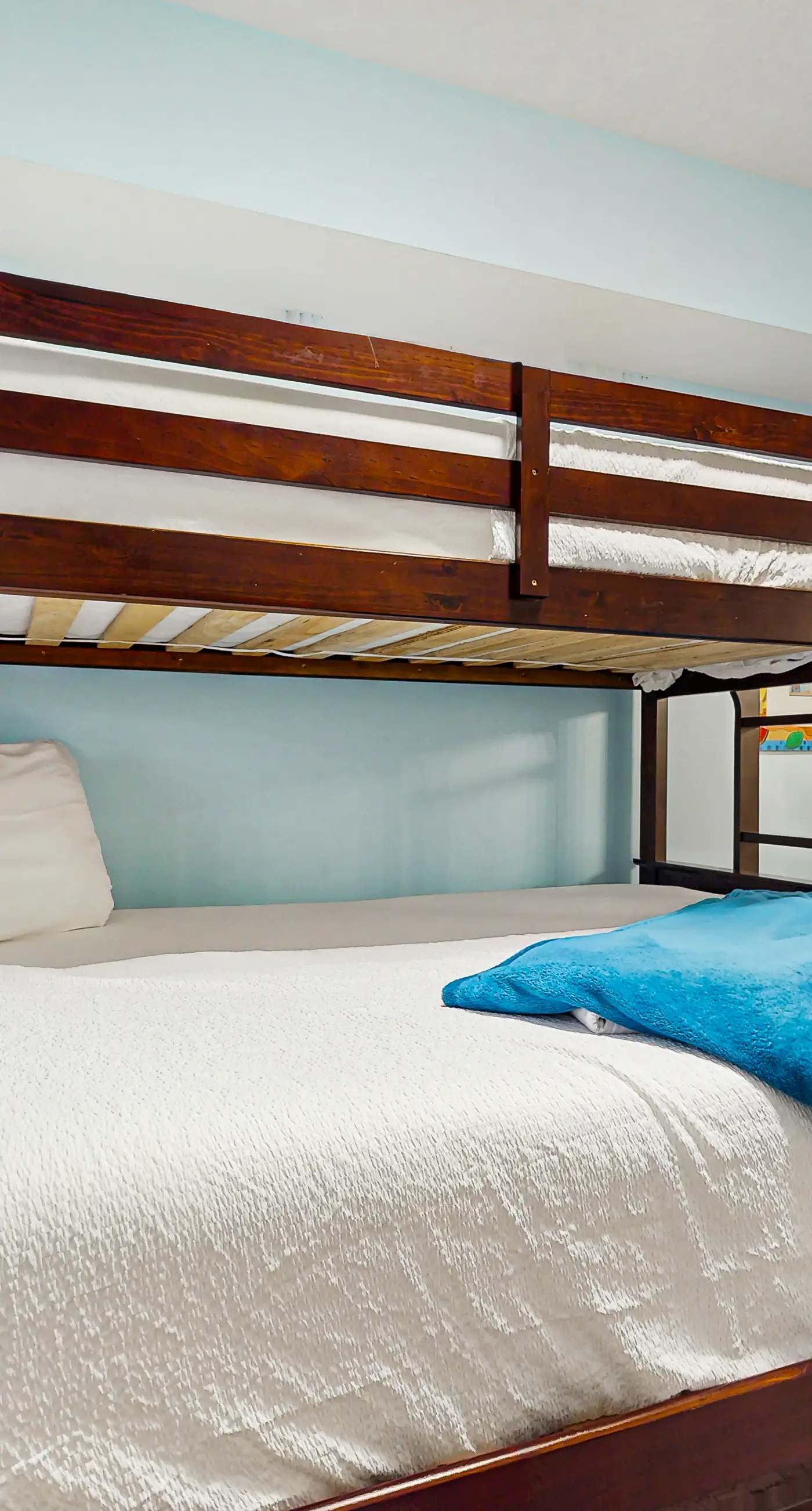 Modern, Beachfront Condo with Shared Pools, Nearby Activities, Shops, Restaurants