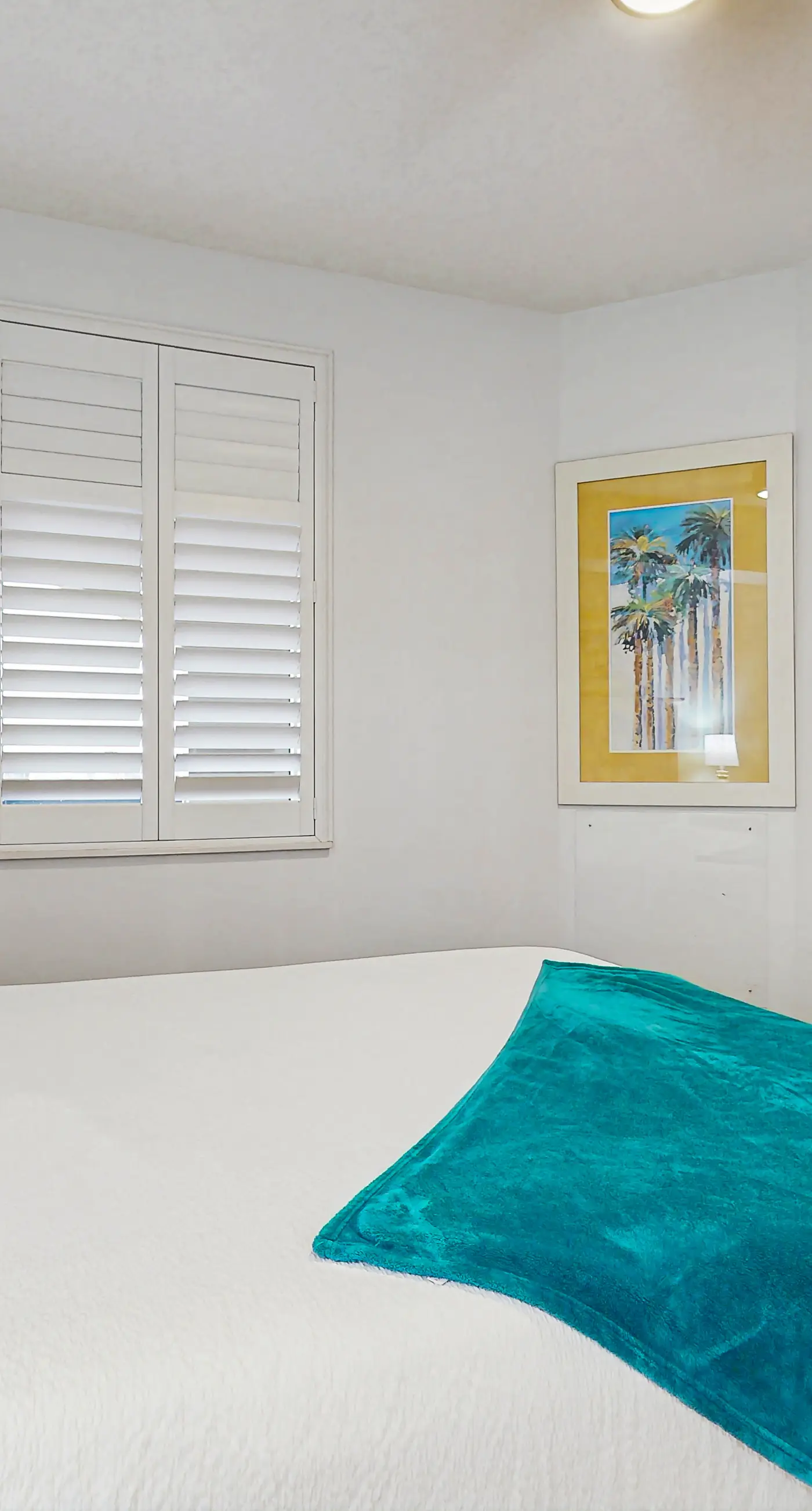 Modern, Beachfront Condo with Shared Pools, Nearby Activities, Shops, Restaurants