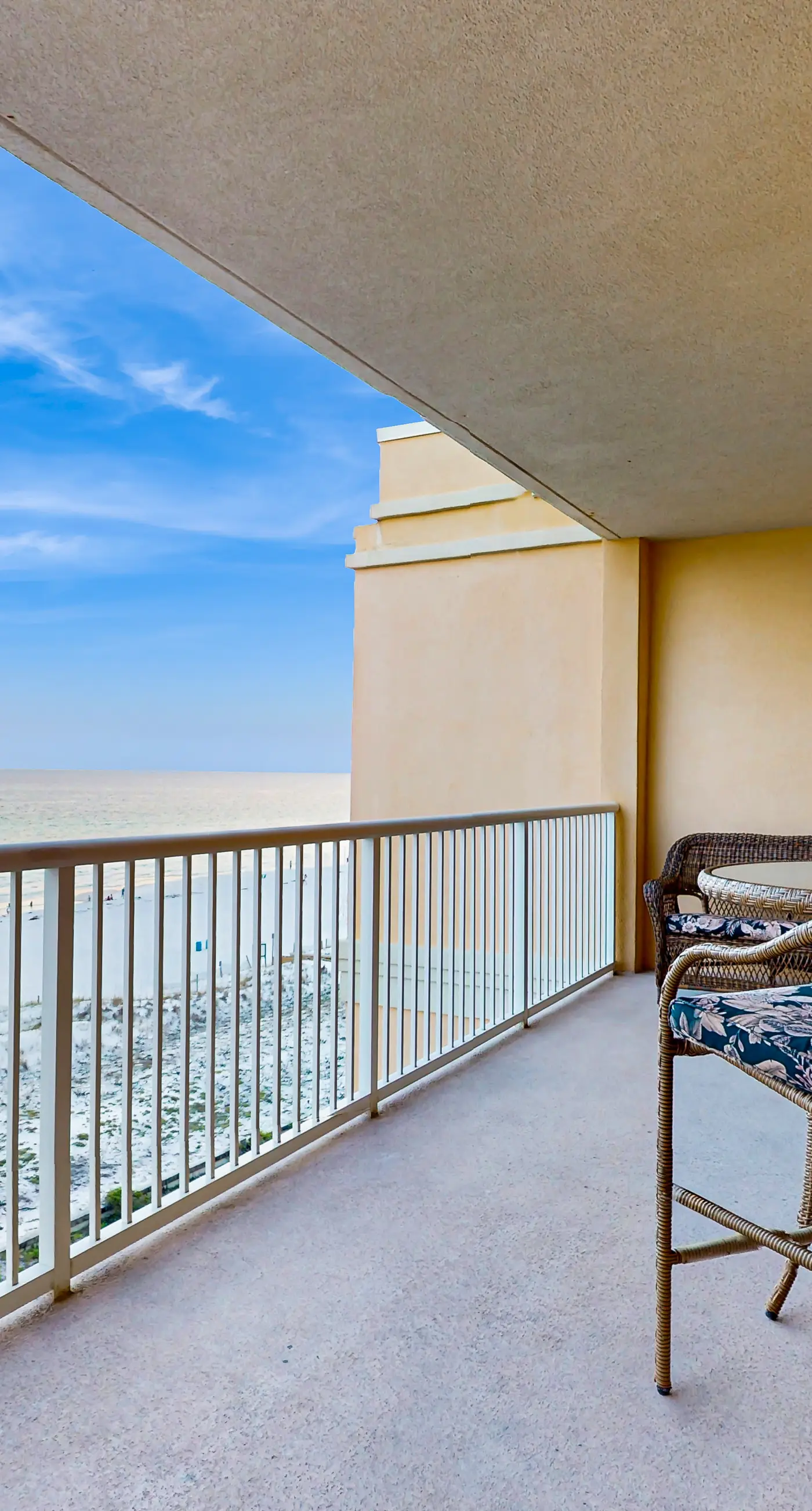 Modern, Beachfront Condo with Shared Pools, Nearby Activities, Shops, Restaurants