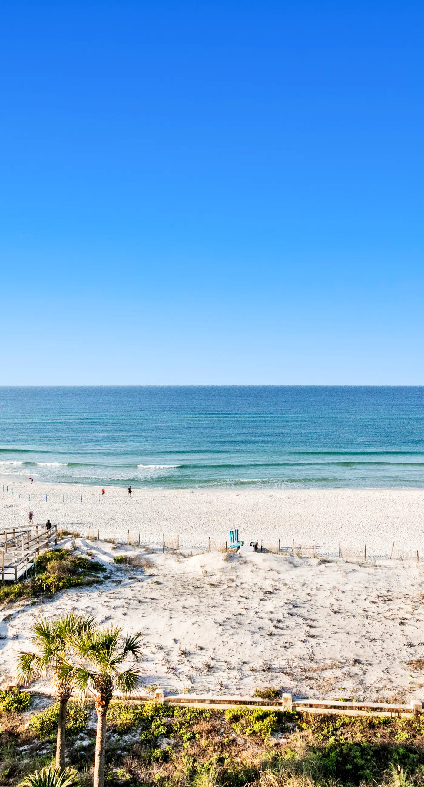 Modern, Beachfront Condo with Shared Pools, Nearby Activities, Shops, Restaurants