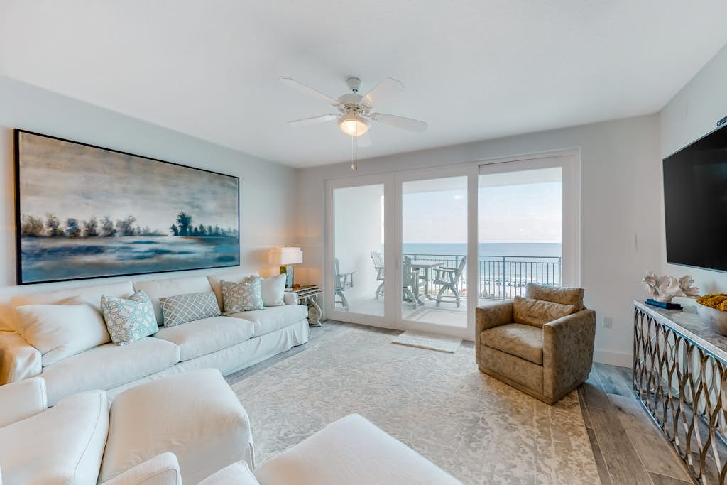 Blu 405 - Fourth floor oceanfront condo with ocean views, private
