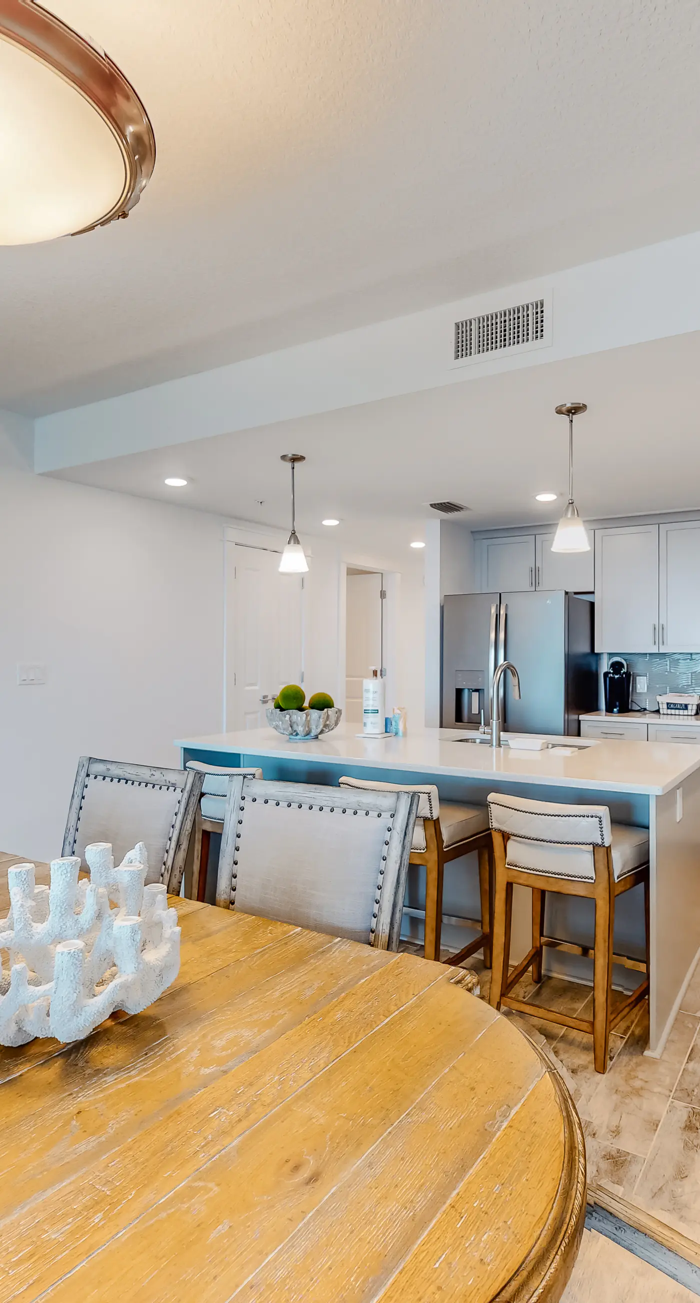 Blu 405 - Fourth floor oceanfront condo with ocean views, private W&D, and central AC