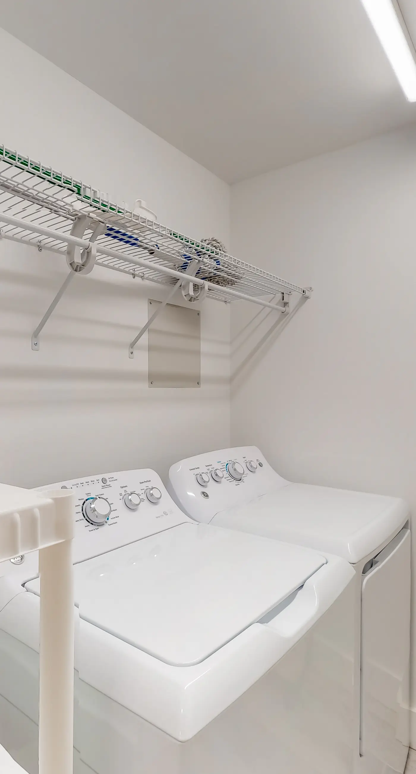 Blu 405 - Fourth floor oceanfront condo with ocean views, private W&D, and central AC