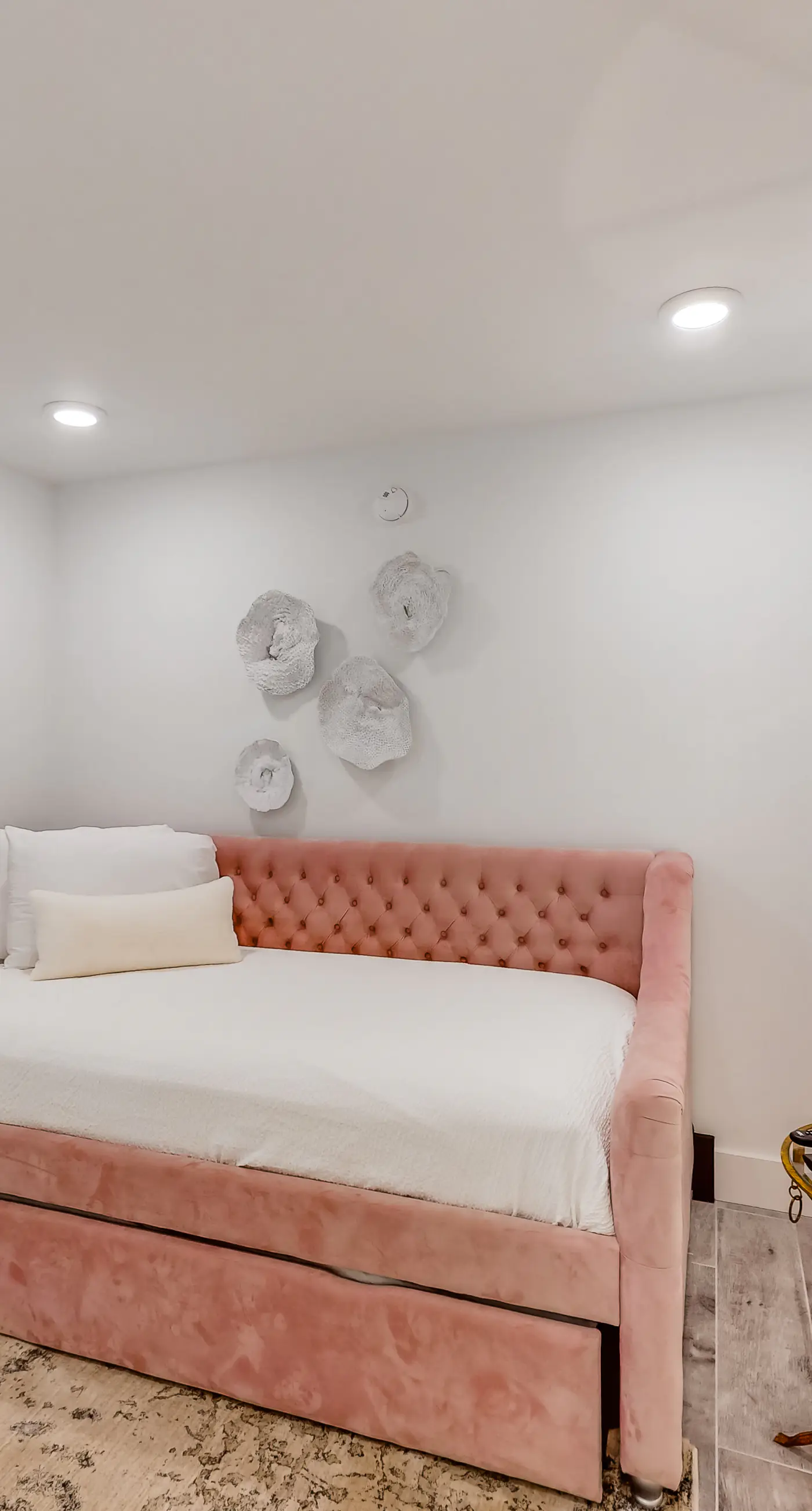 Blu 405 - Fourth floor oceanfront condo with ocean views, private W&D, and central AC