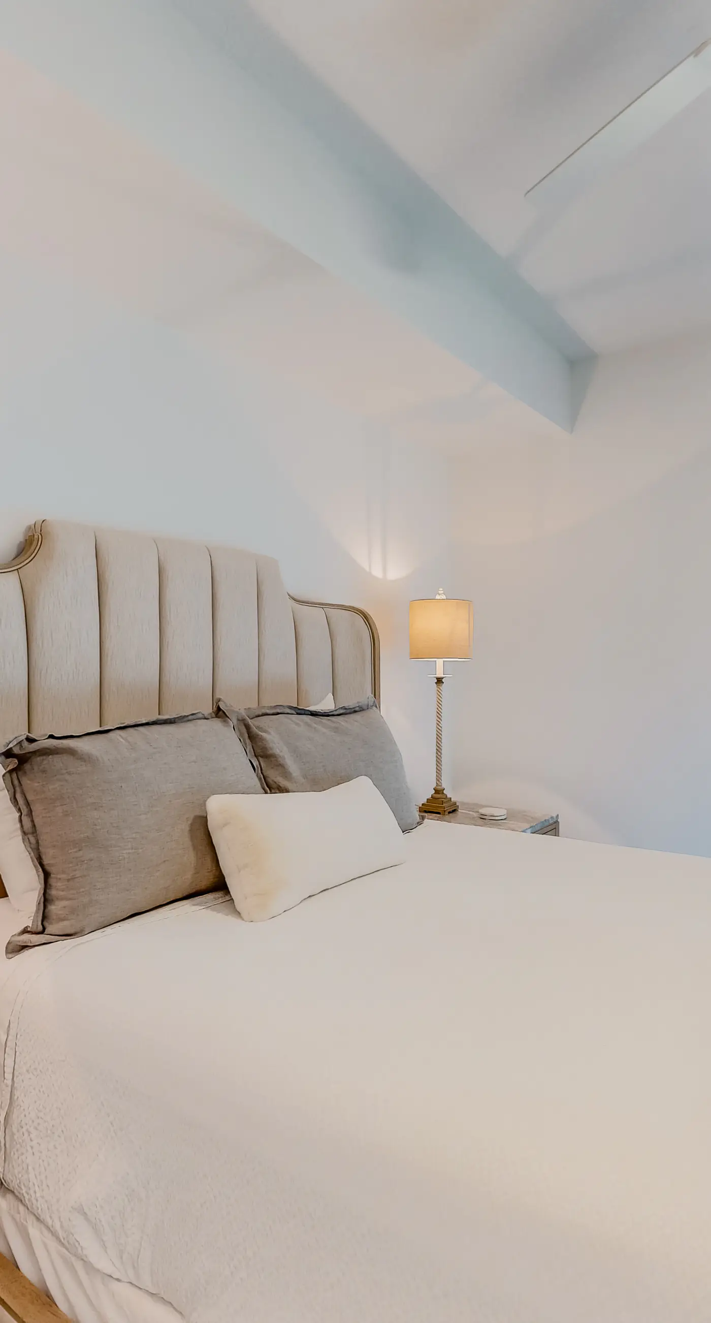 Blu 405 - Fourth floor oceanfront condo with ocean views, private W&D, and central AC