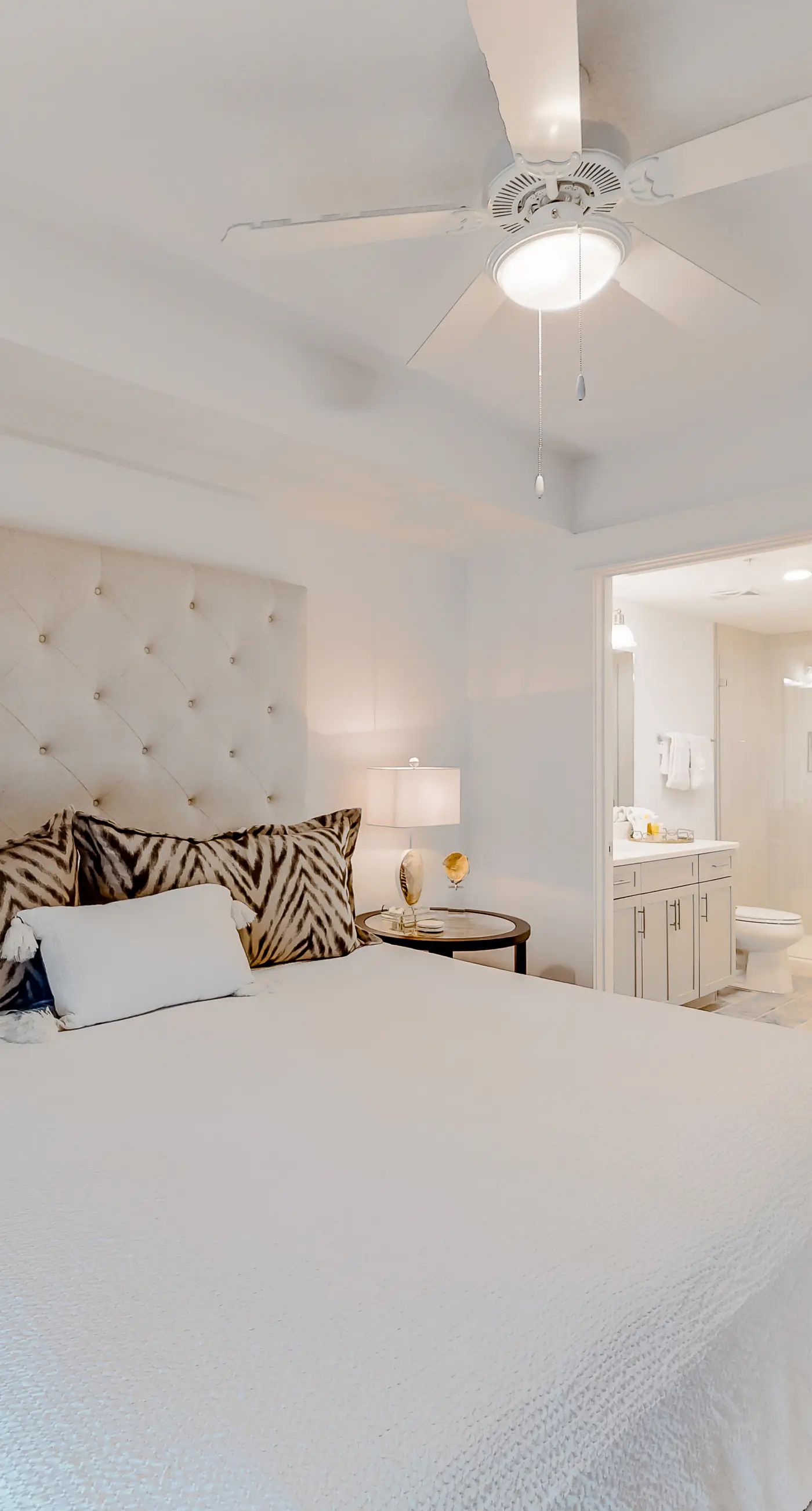 Blu 405 - Fourth floor oceanfront condo with ocean views, private W&D, and central AC