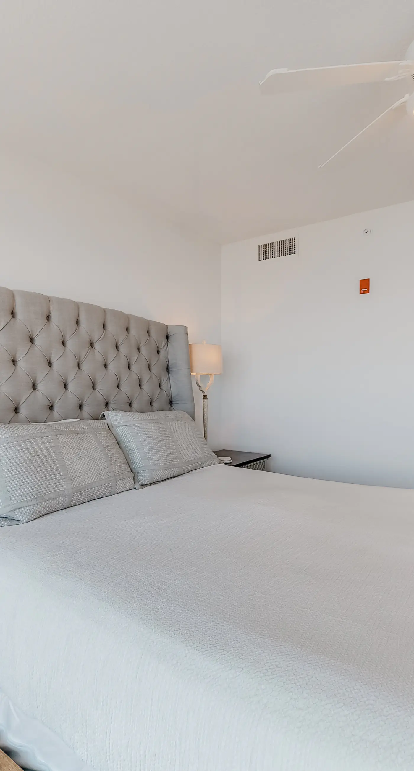 Blu 405 - Fourth floor oceanfront condo with ocean views, private W&D, and central AC