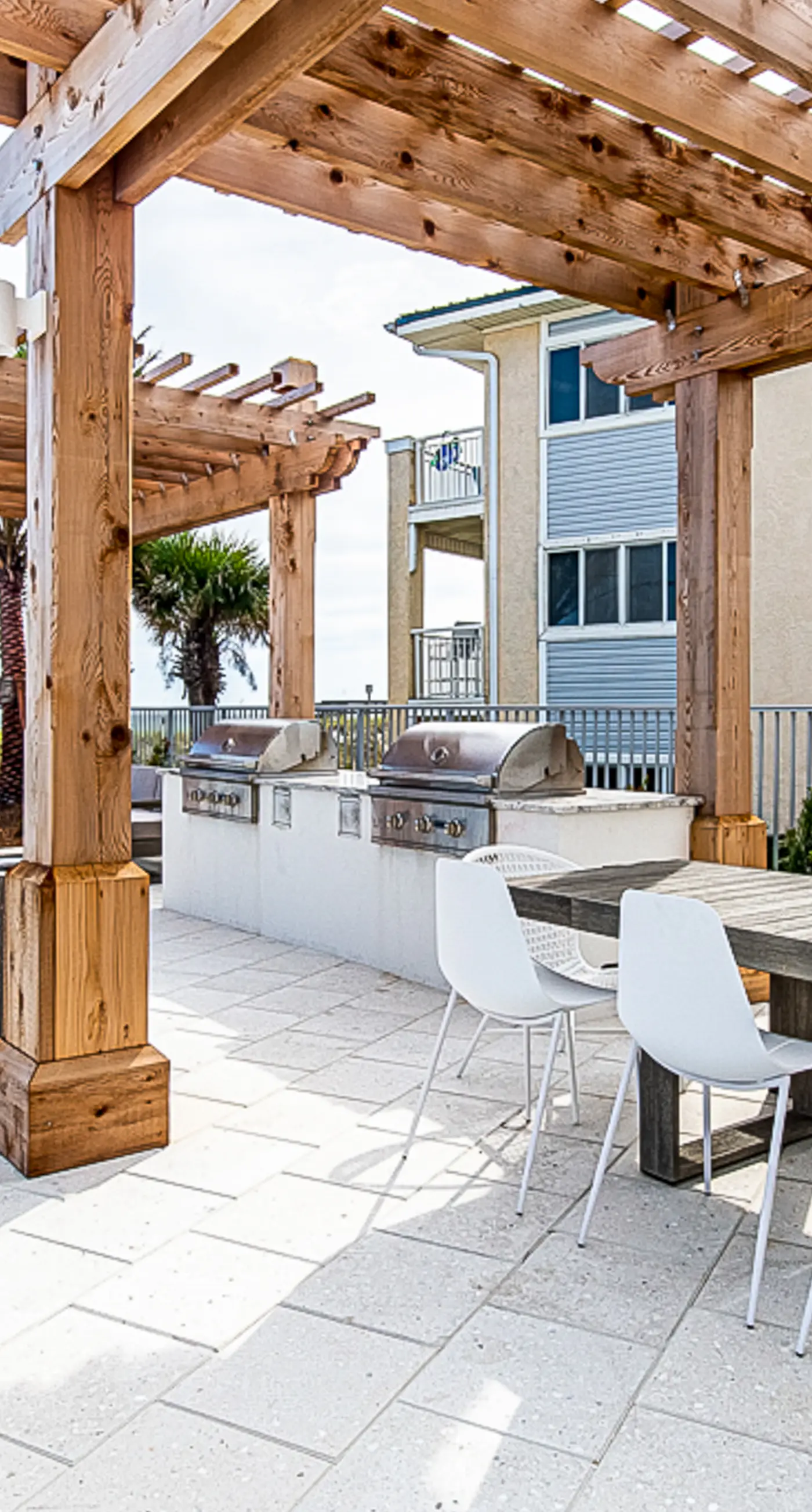 Blu 405 - Fourth floor oceanfront condo with ocean views, private W&D, and central AC