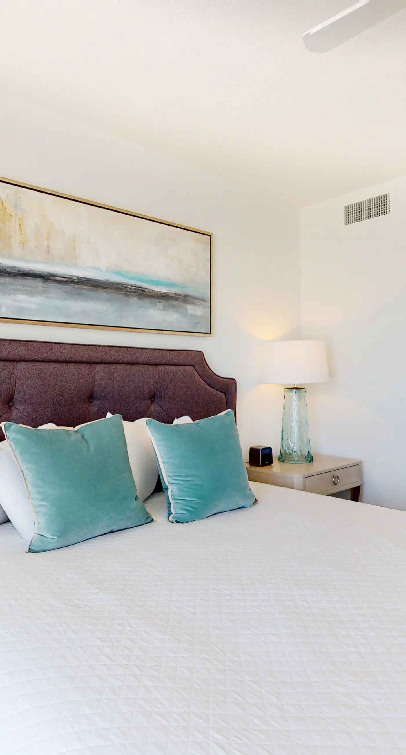 Blu 406 - Gulf-front condo in gated community with pools on site - close to beach