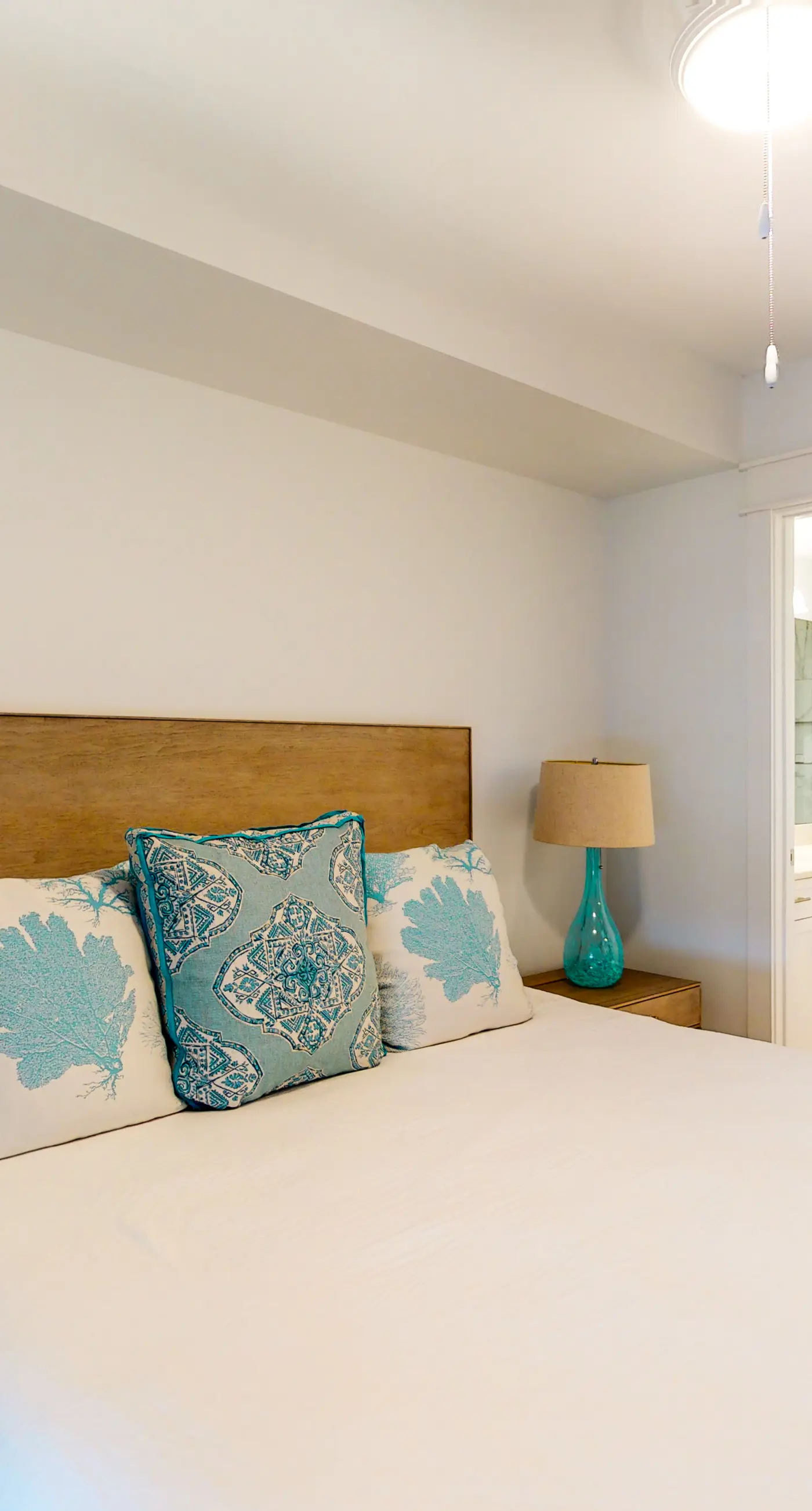 Blu 406 - Gulf-front condo in gated community with pools on site - close to beach