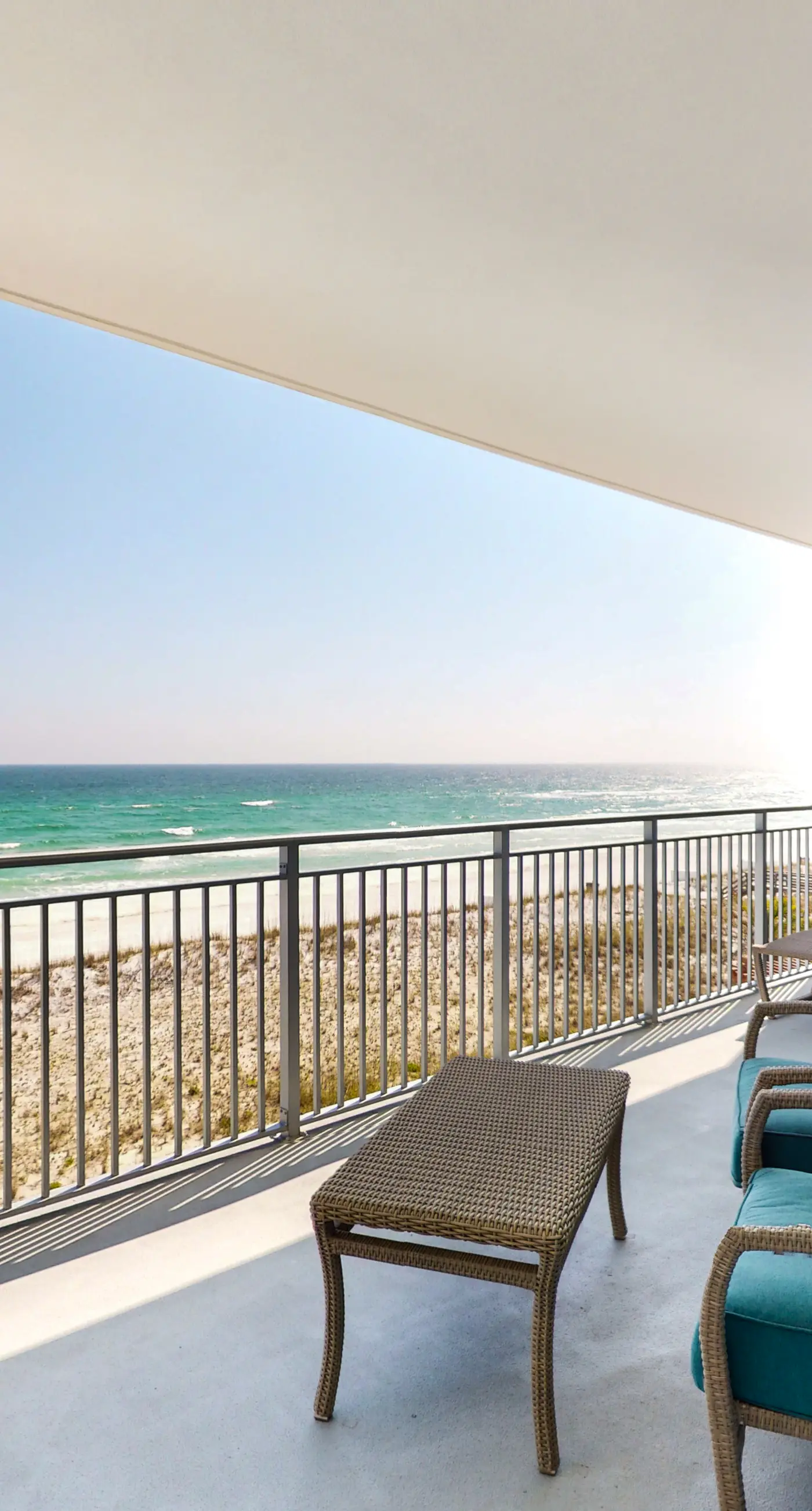 Blu 406 - Gulf-front condo in gated community with pools on site - close to beach