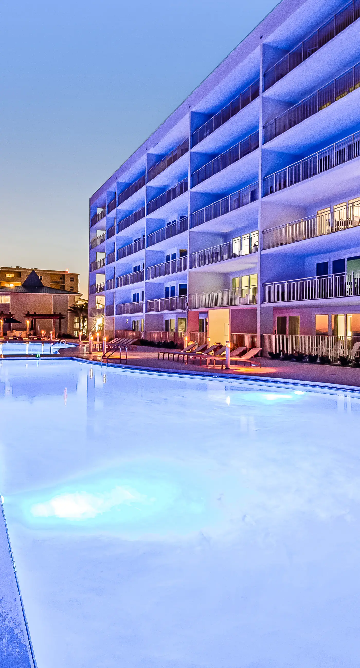 Blu 406 - Gulf-front condo in gated community with pools on site - close to beach