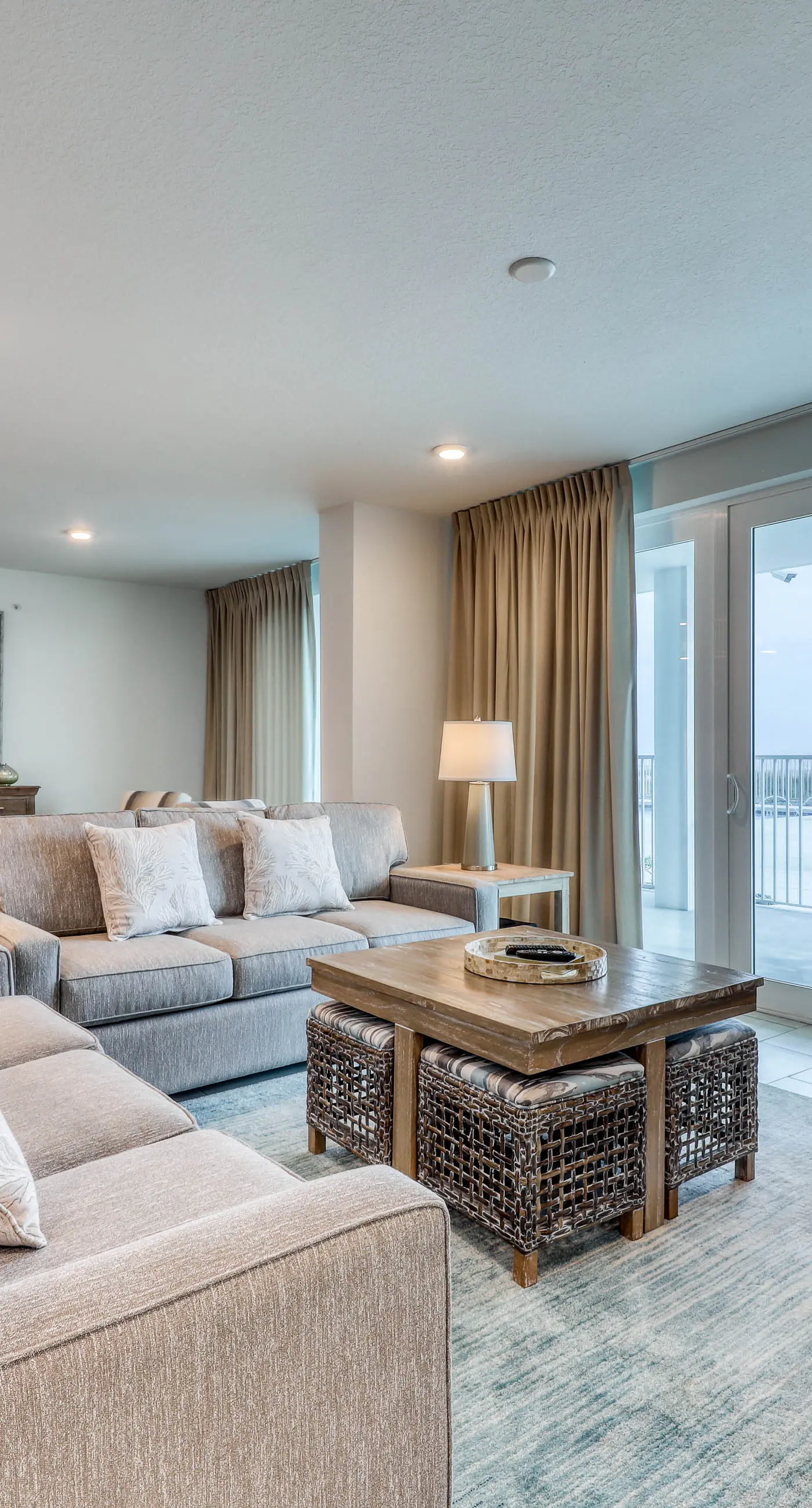 Blu 105 - Gulf-front condo with pools and seasonal beach service in a gated community