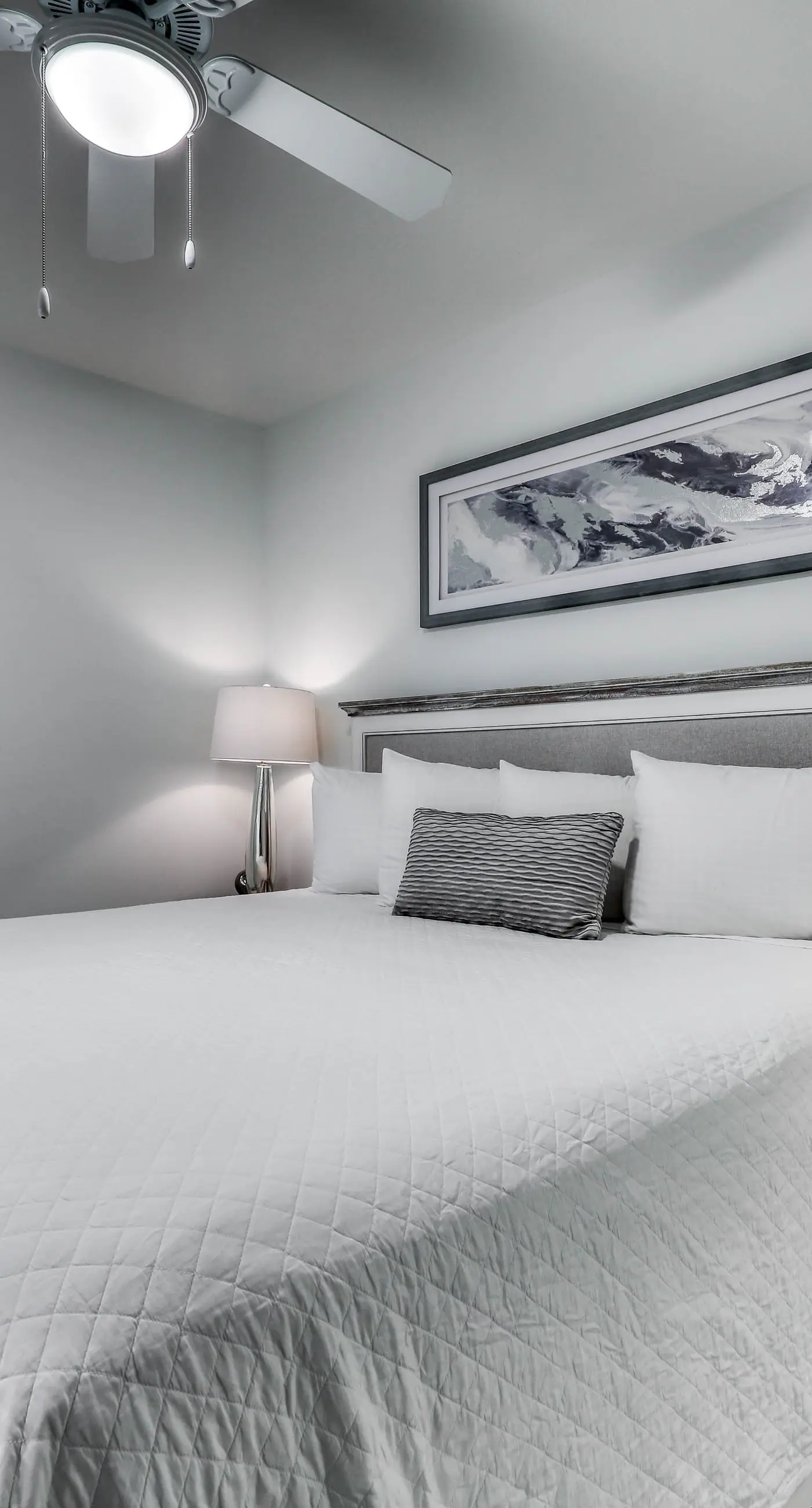 Blu 105 - Gulf-front condo with pools and seasonal beach service in a gated community