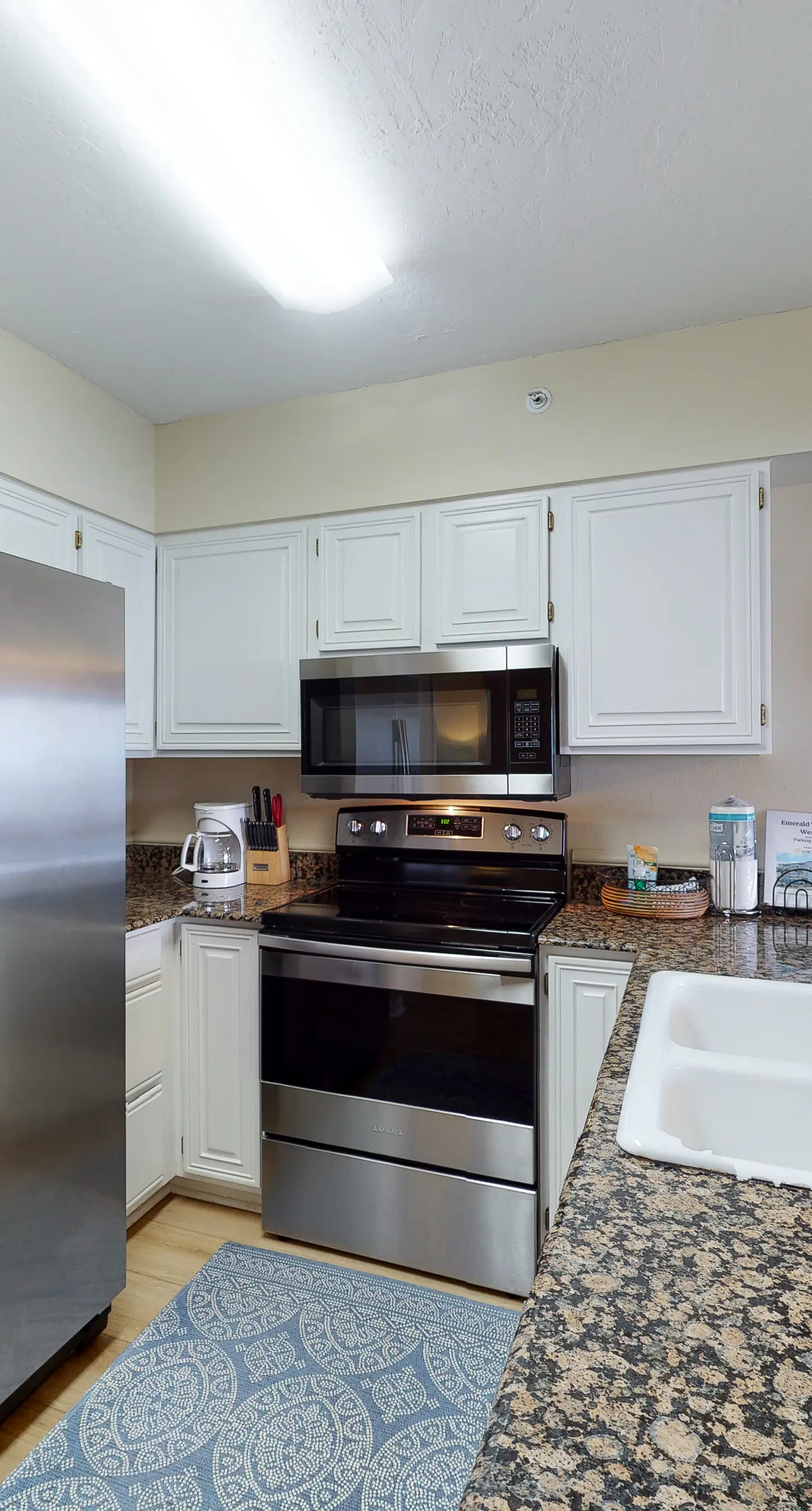 Emerald Towers West 5001 - Beautiful Gulf-front Condo with a Community Pool and Free WiFi