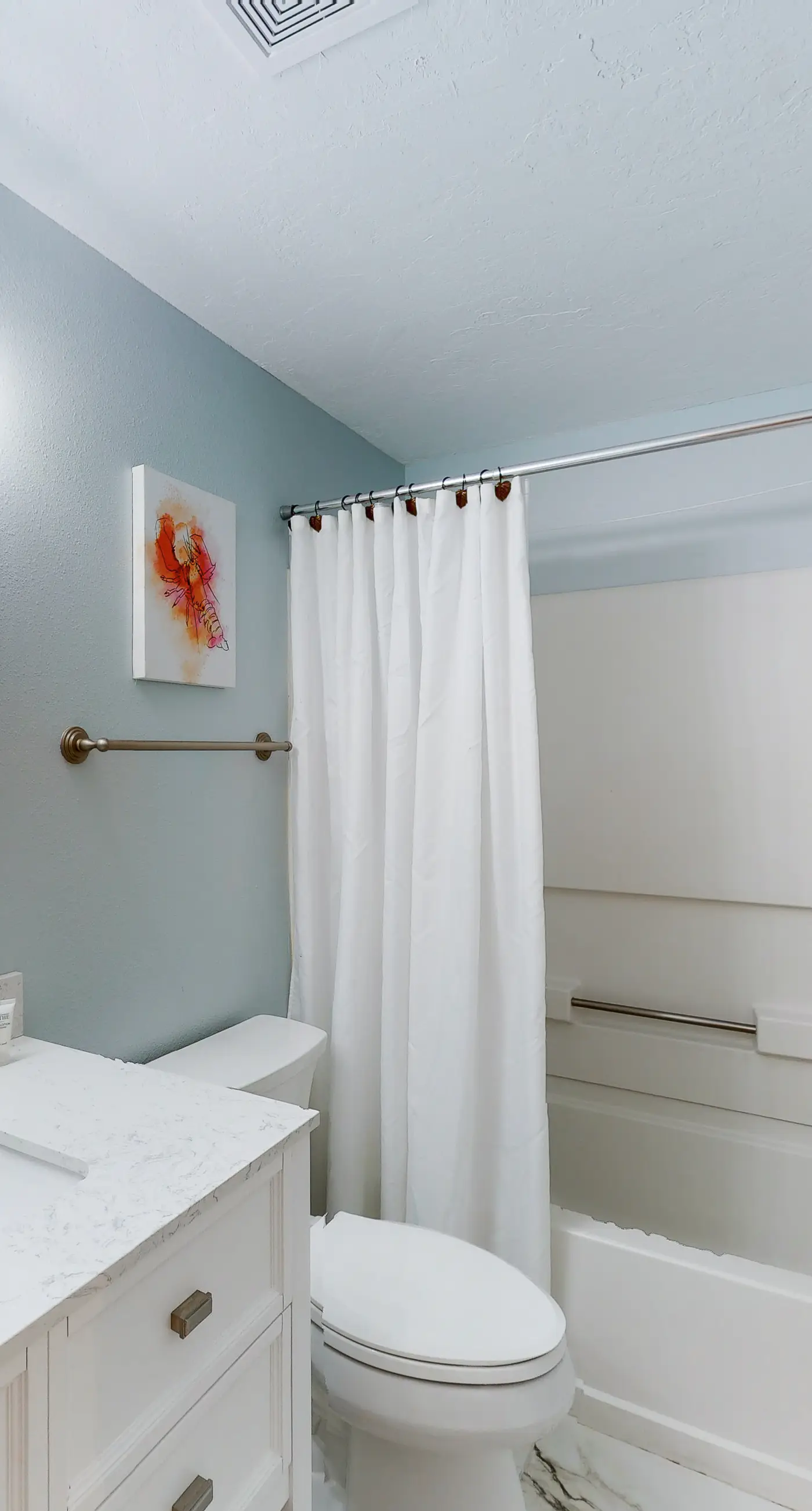 Emerald Towers West 5001 - Beautiful Gulf-front Condo with a Community Pool and Free WiFi