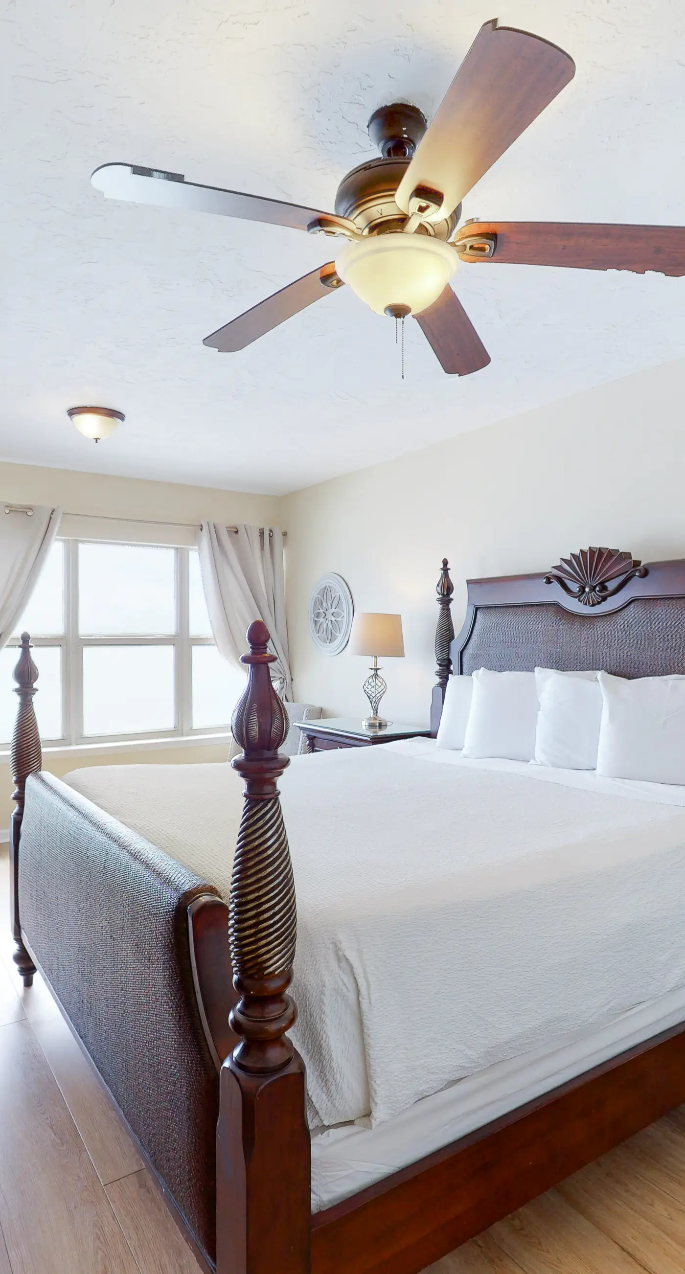 Emerald Towers West 5001 - Beautiful Gulf-front Condo with a Community Pool and Free WiFi