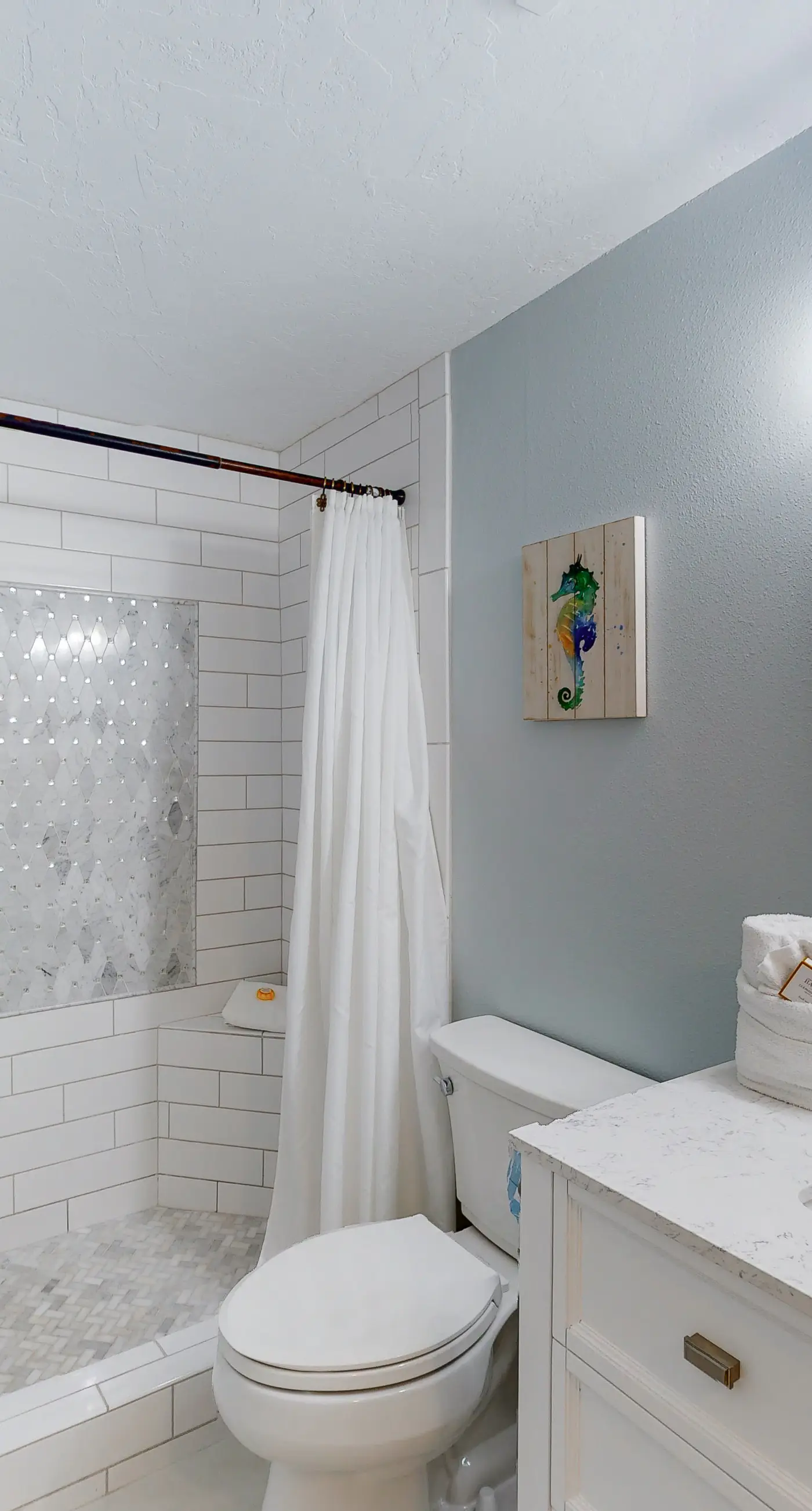 Emerald Towers West 5001 - Beautiful Gulf-front Condo with a Community Pool and Free WiFi