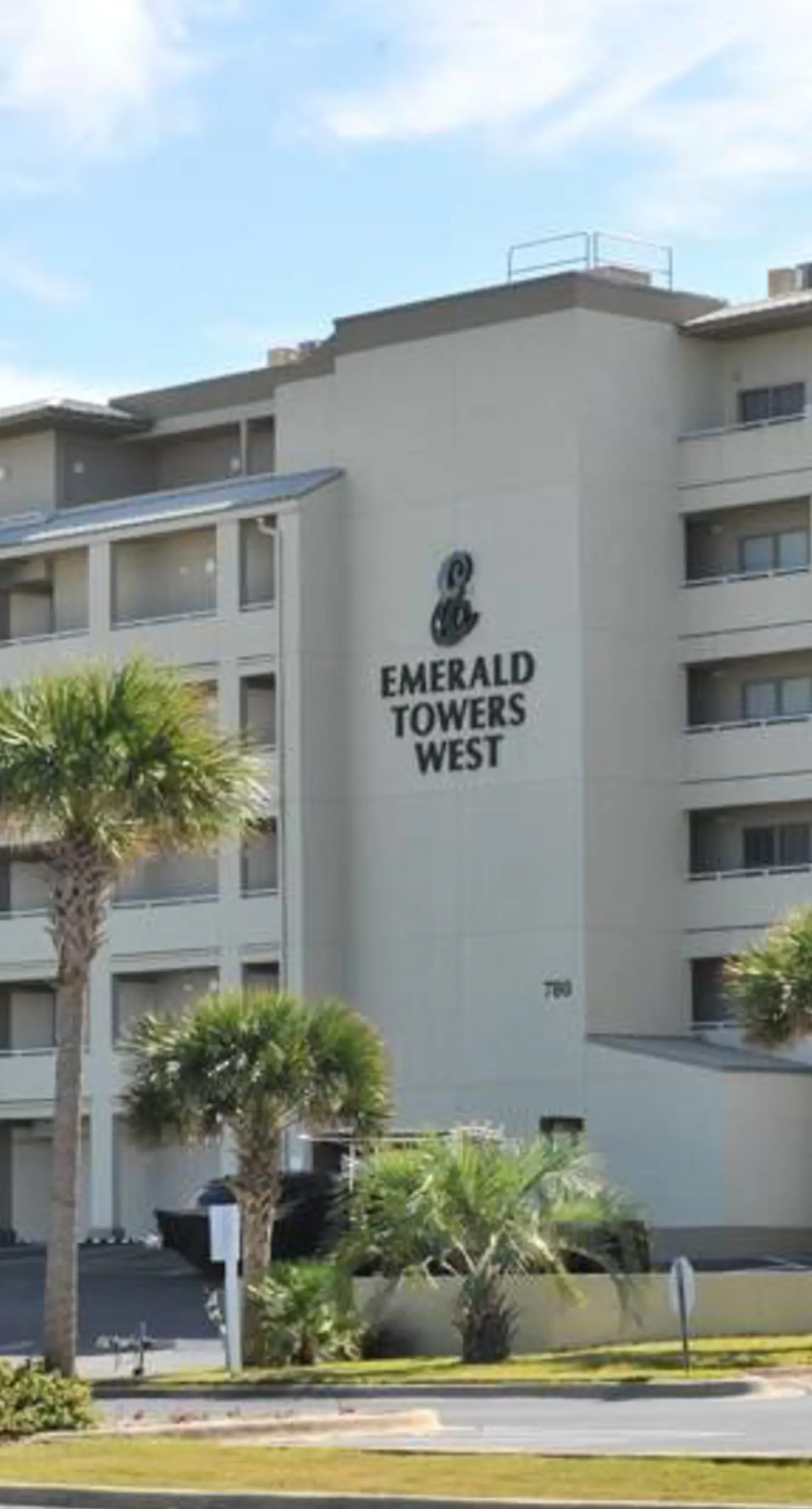 Emerald Towers West 5001 - Beautiful Gulf-front Condo with a Community Pool and Free WiFi