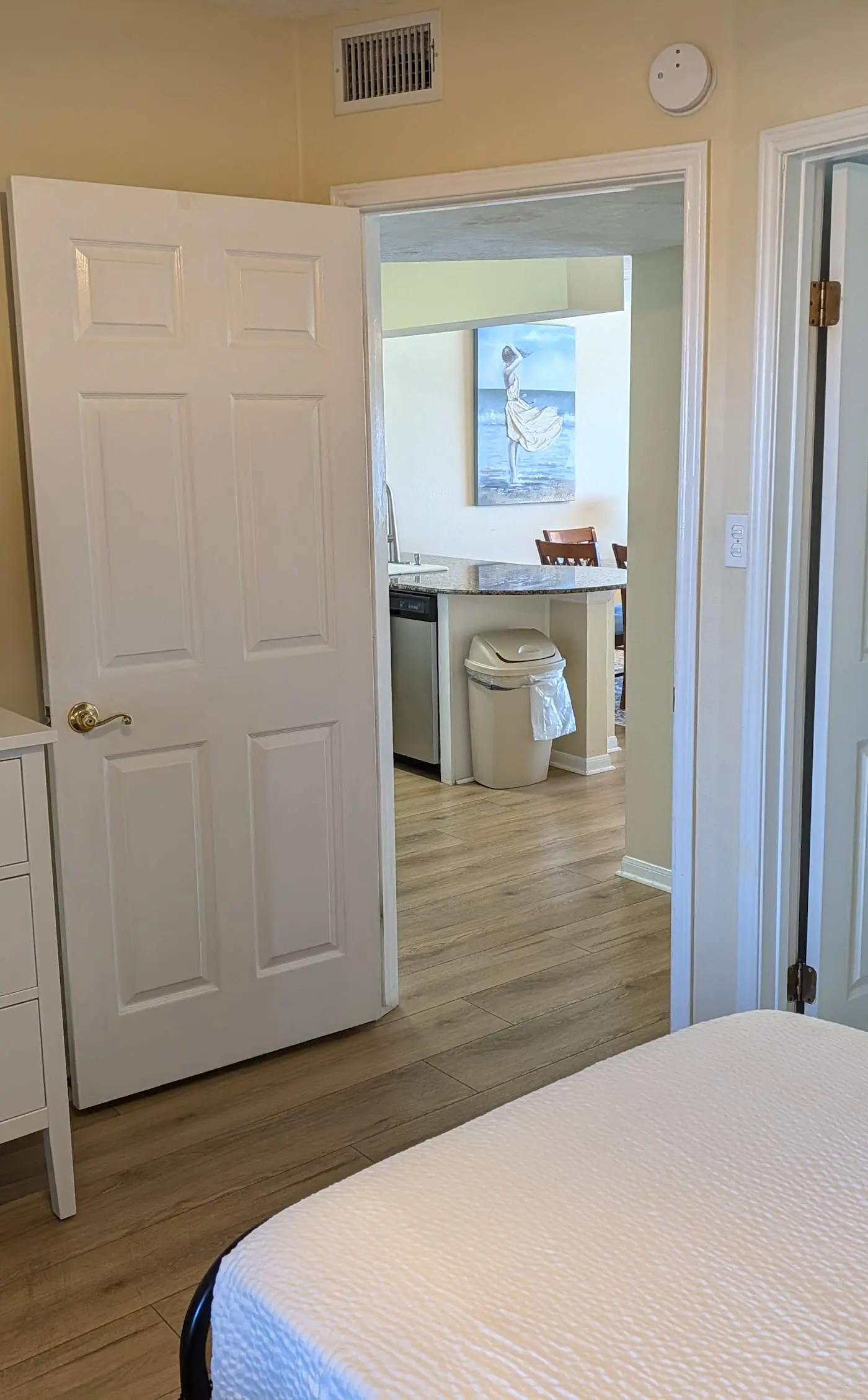 Beautiful Gulf-front Condo with a Community Pool and Seasonal Beach Service