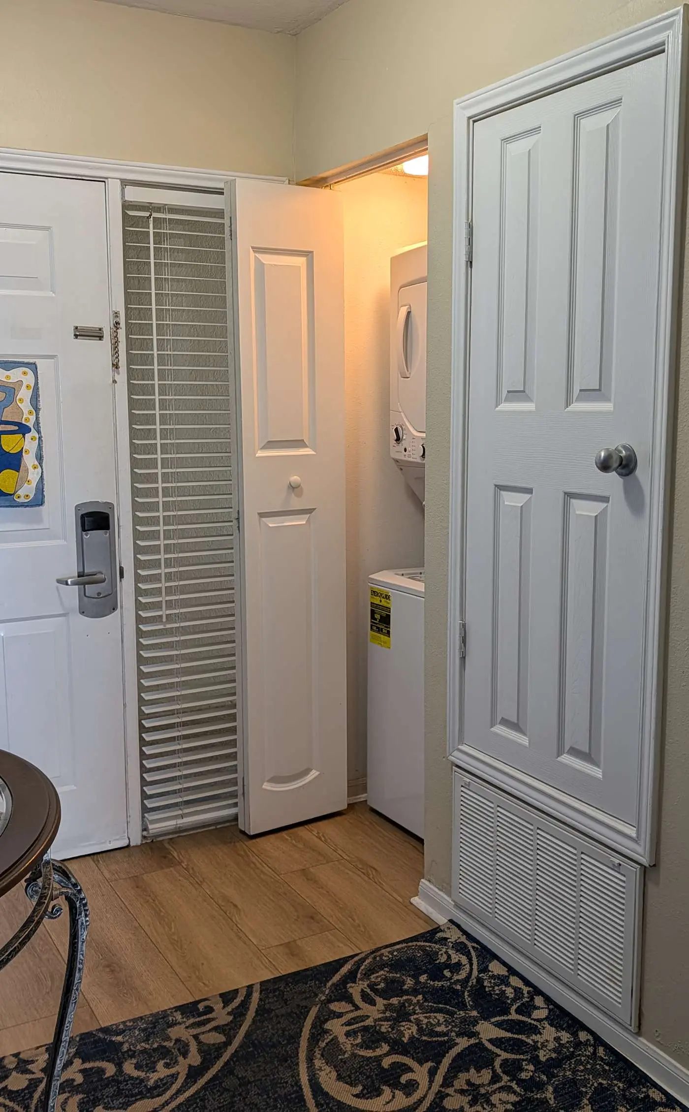 Beautiful Gulf-front Condo with a Community Pool and Seasonal Beach Service