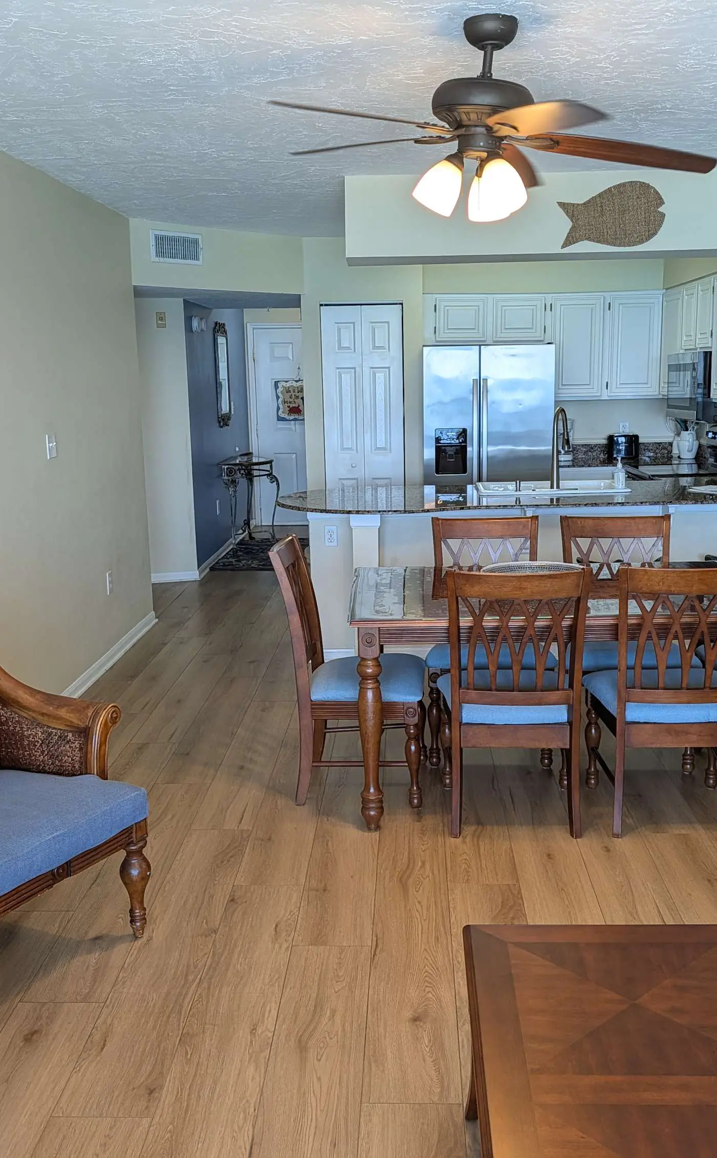 Beautiful Gulf-front Condo with a Community Pool and Seasonal Beach Service