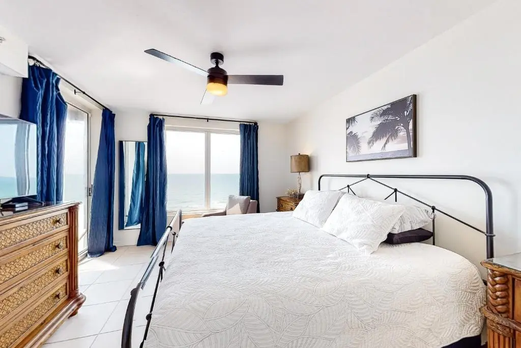 Island Princess 704- Oceanfront, 7th floor condo with balcony, pool, hot tub, AC & washer&dryer