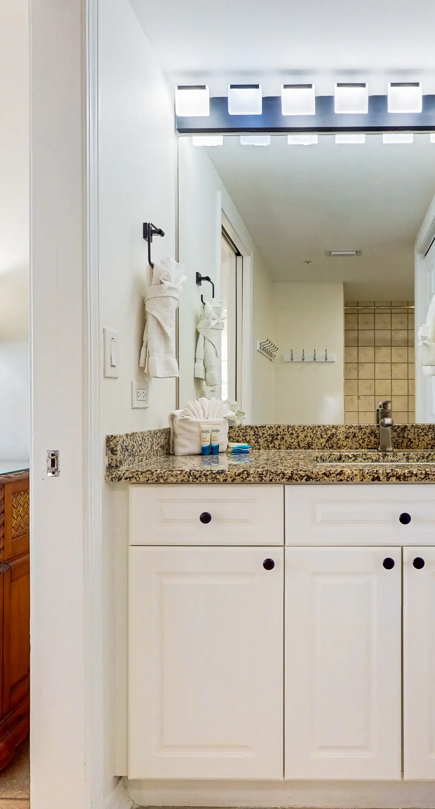 Island Princess 704- Oceanfront, 7th floor condo with balcony, pool, hot tub, AC & washer&dryer