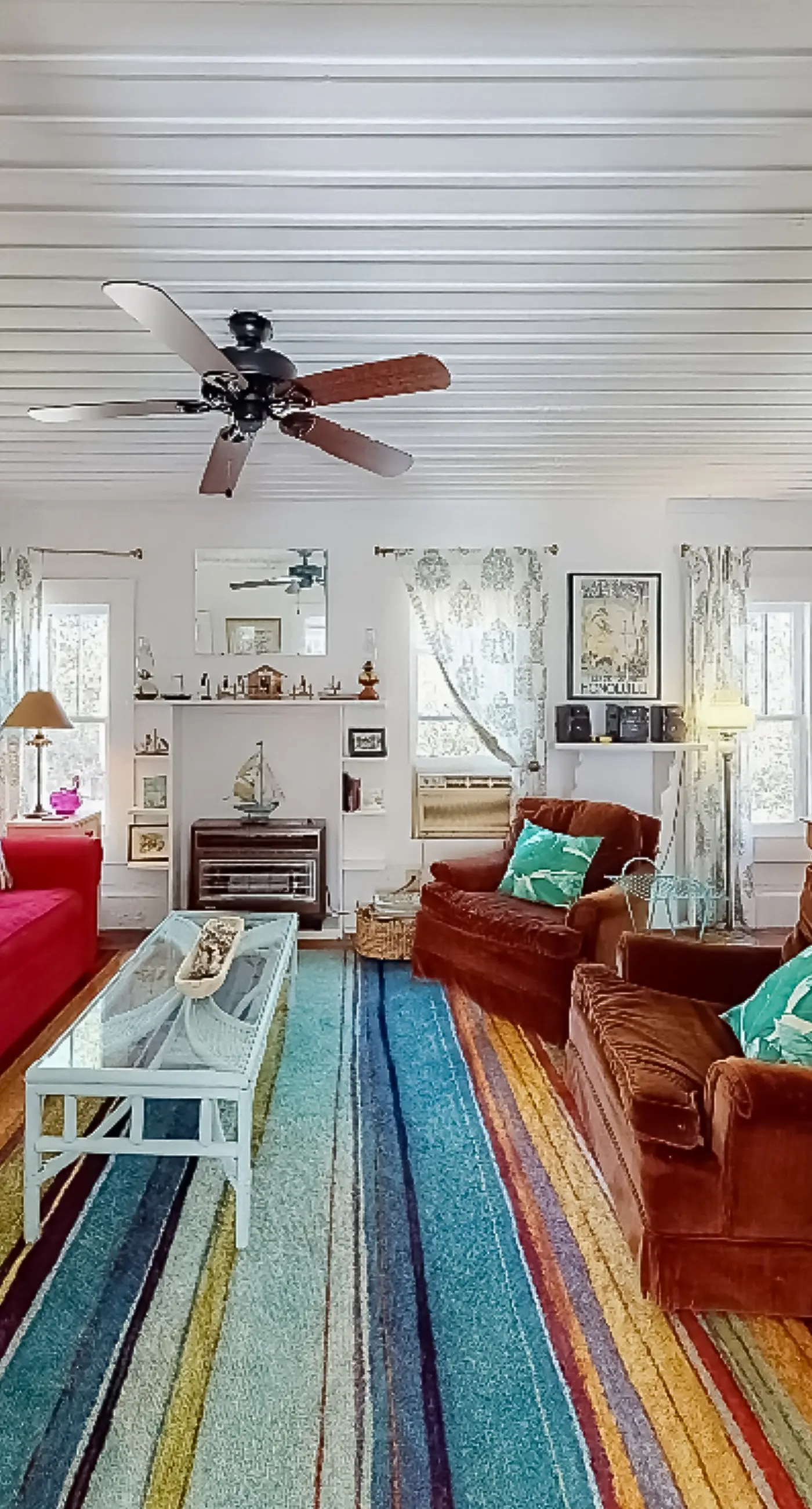 Classic coastal cottage with screened deck, hammock & washer&dryer
