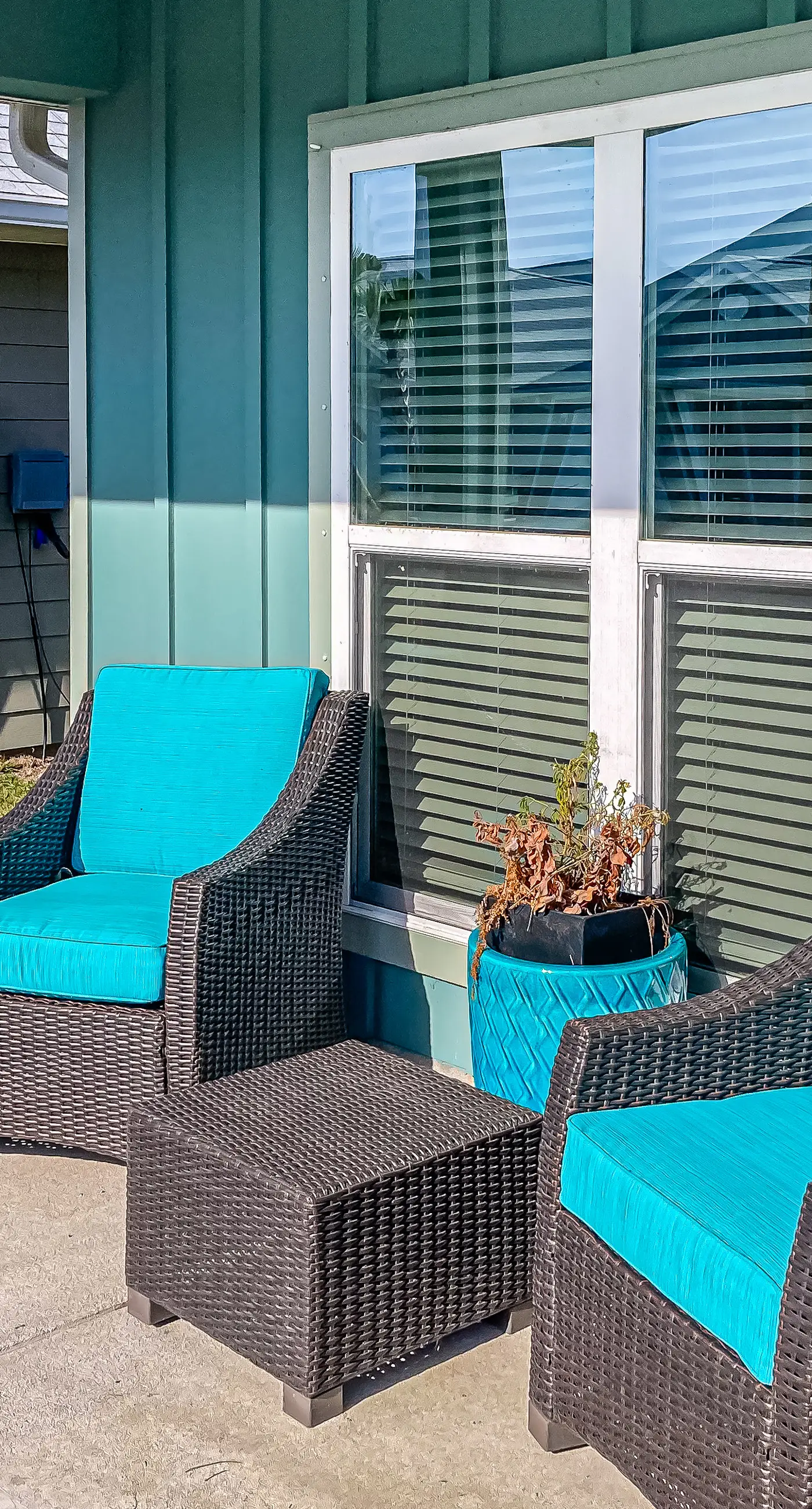 Snowbird-friendly resort home with pool, golf cart, patio, bikes, beach access