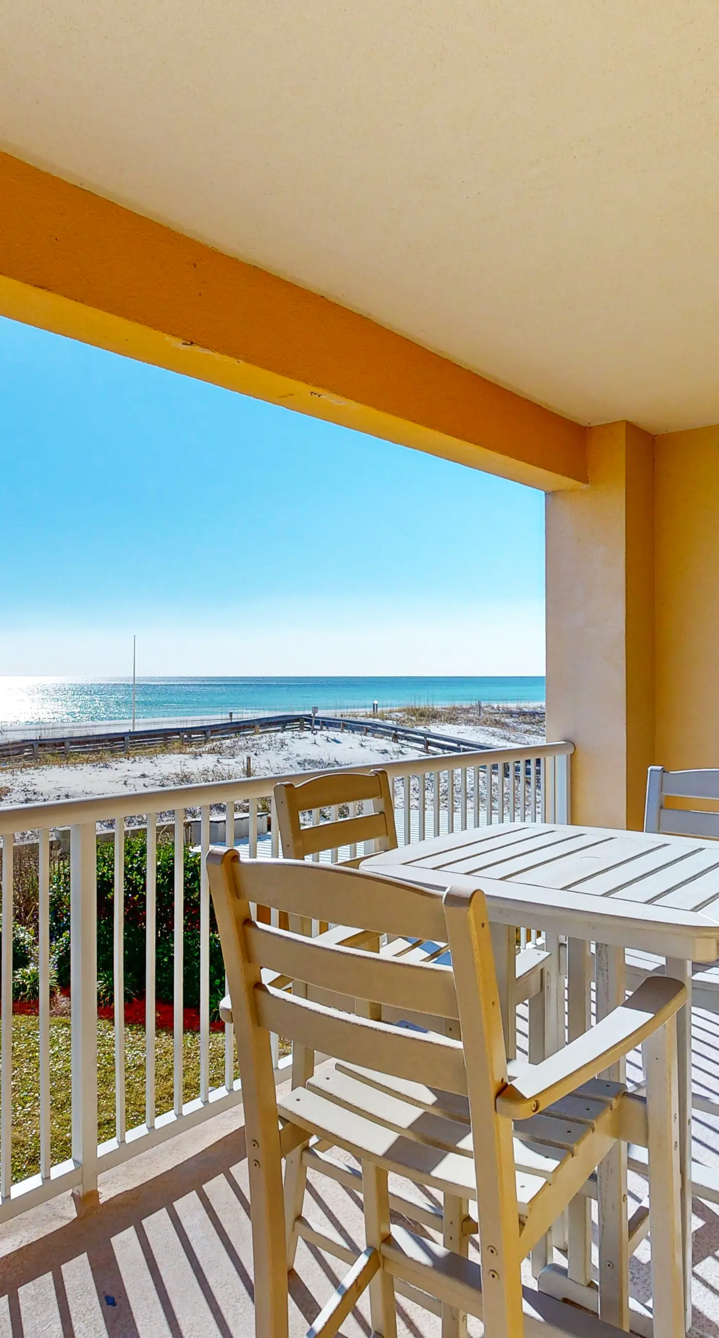 Gulf Front 4BR | Pools | Hot Tub | Balcony | W/D