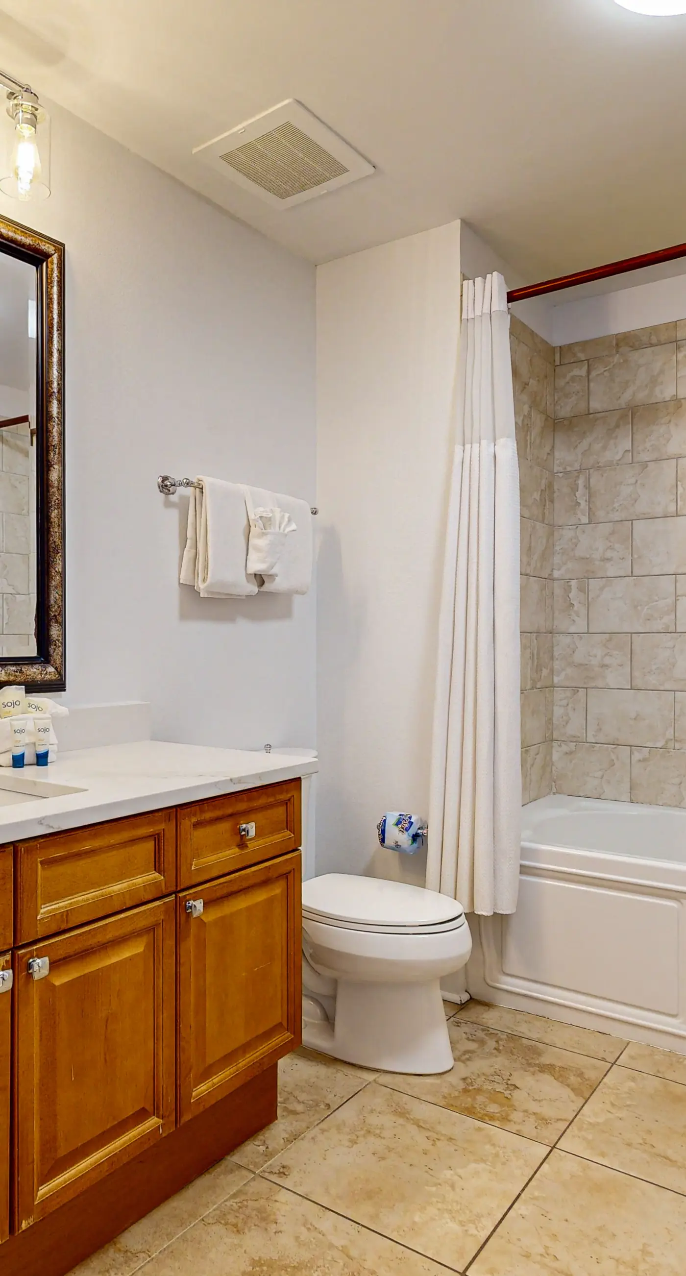 Gulf Front 4BR | Pools | Hot Tub | Balcony | W/D