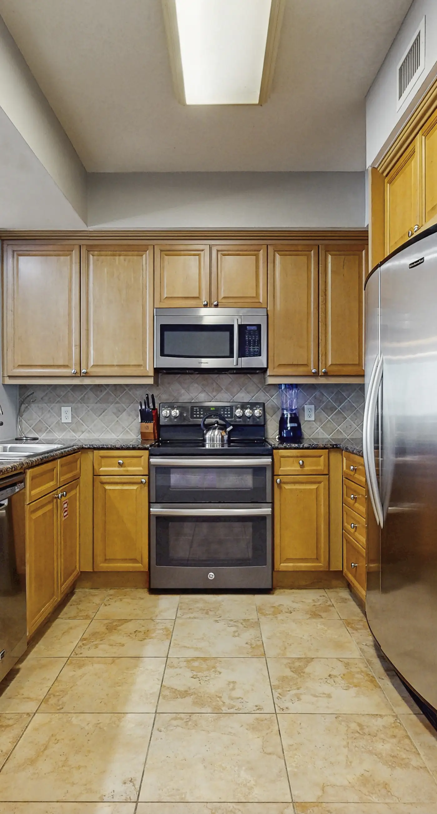 Gulf Front Condo Pools Onsite, Nearby Activities, Shops, Restaurants