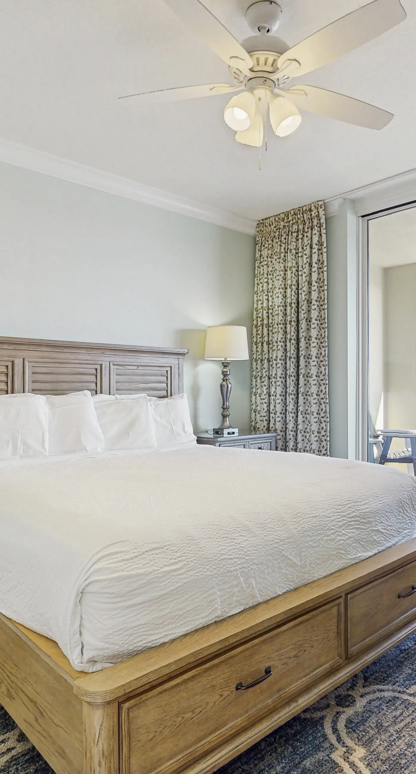 Gulf Front Condo Pools Onsite, Nearby Activities, Shops, Restaurants