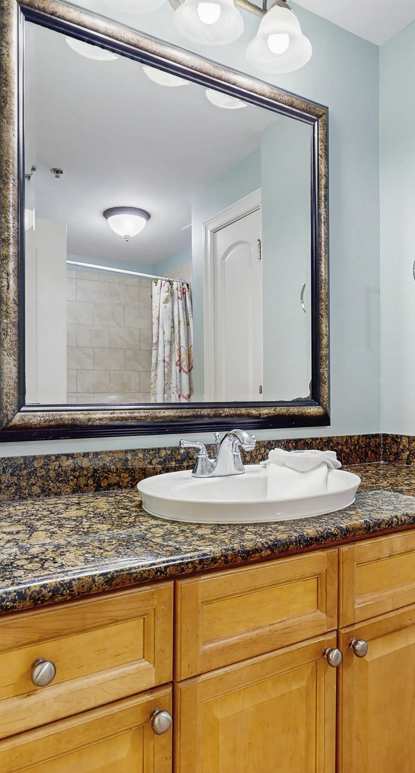 Gulf Front Condo Pools Onsite, Nearby Activities, Shops, Restaurants