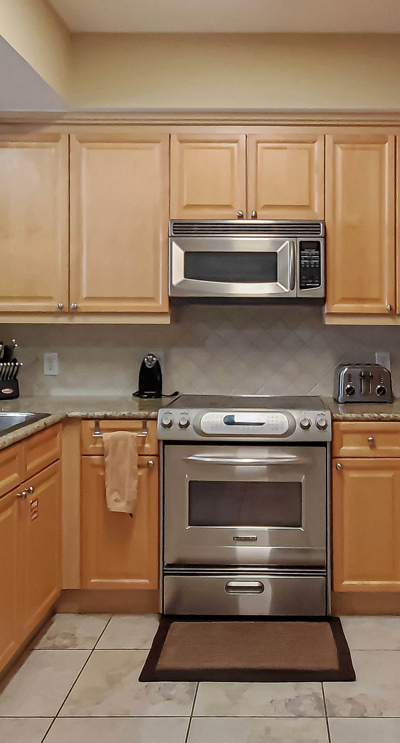 Azure 509. Gorgeous beachfront condo, private balcony, shared pool and beach access