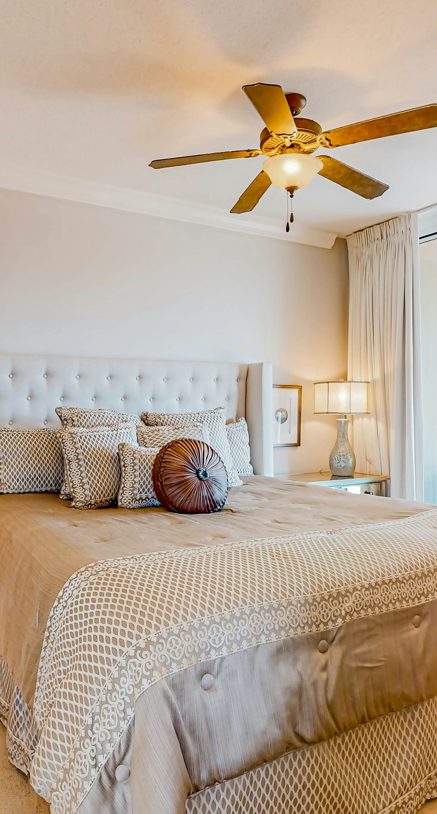 Azure 523-floor condo with hot tub, outdoor pool, gym, partial ocean views, balcony