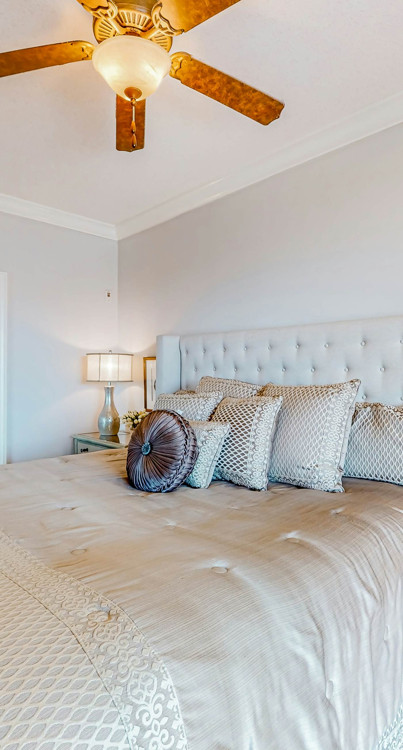 Azure 523-floor condo with hot tub, outdoor pool, gym, partial ocean views, balcony