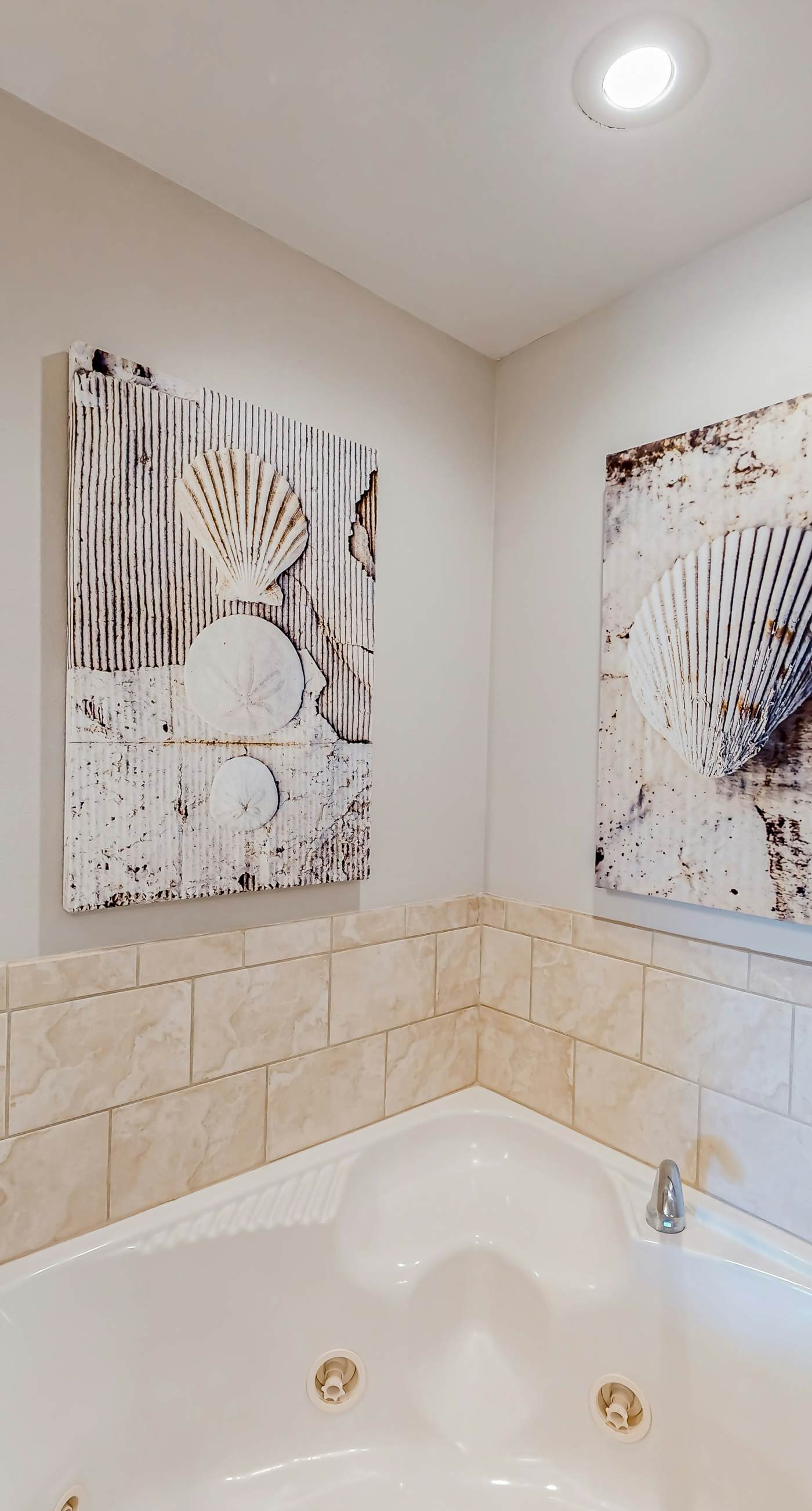 Azure 523-floor condo with hot tub, outdoor pool, gym, partial ocean views, balcony