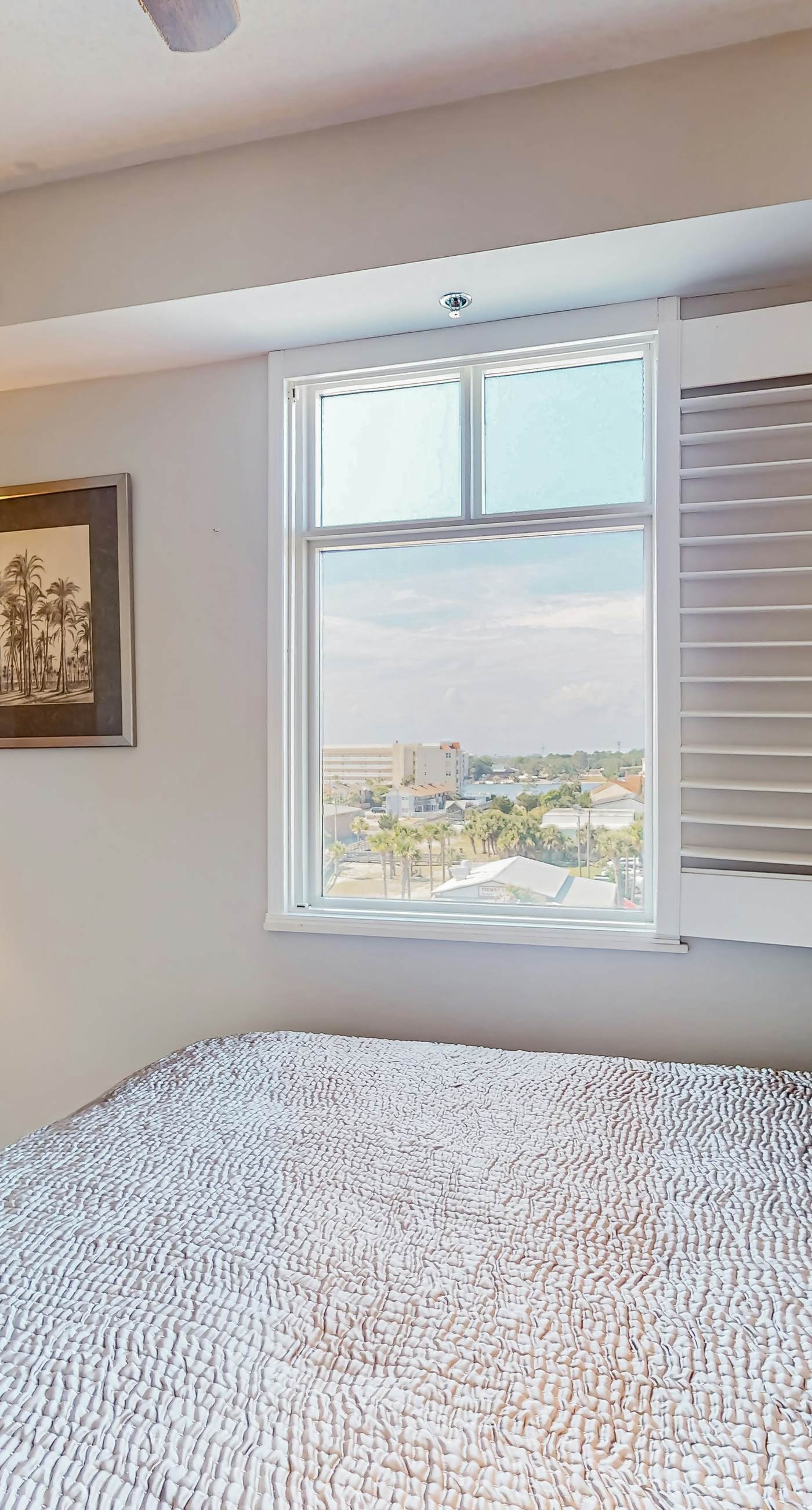 Azure 523-floor condo with hot tub, outdoor pool, gym, partial ocean views, balcony