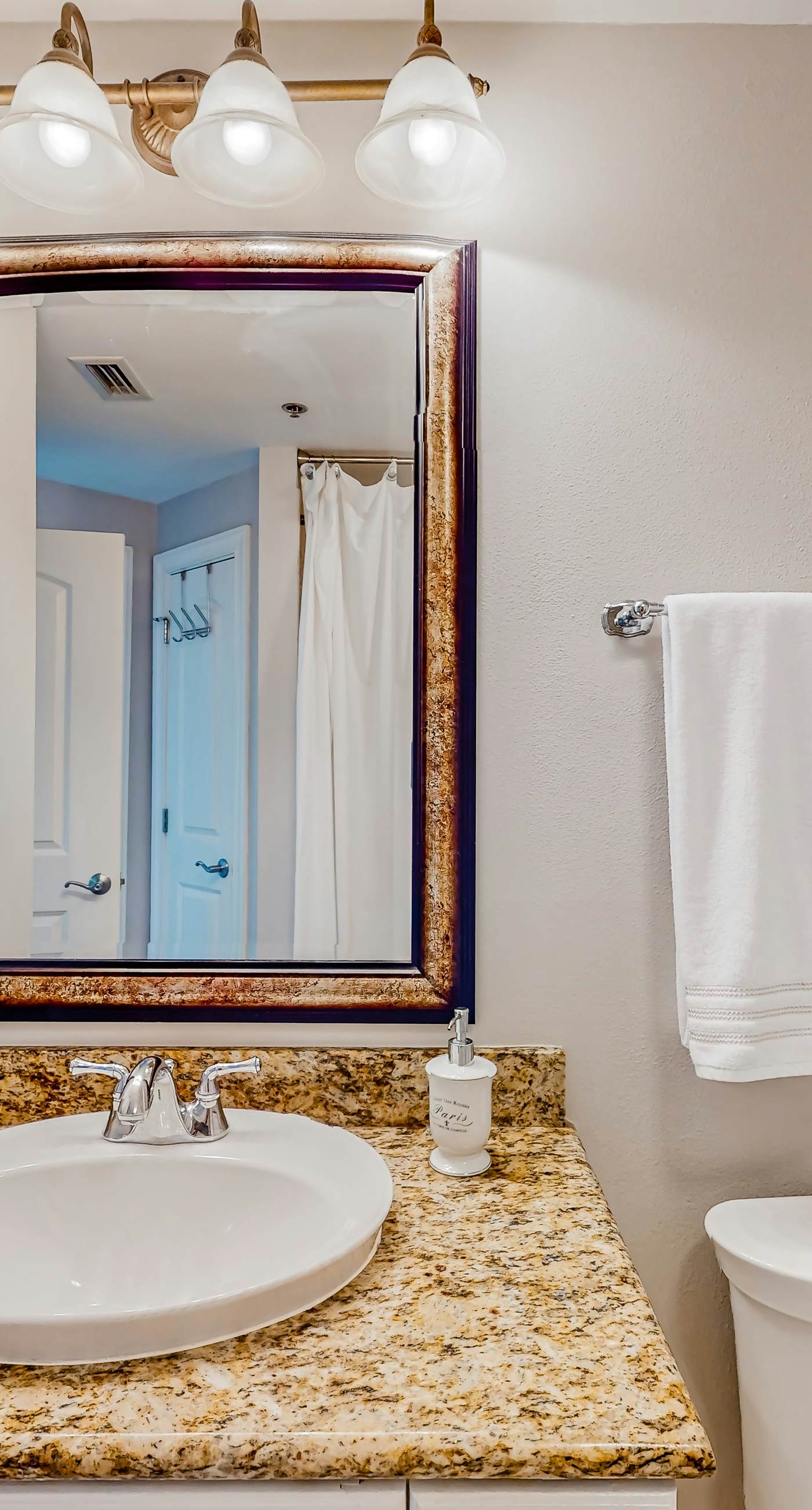 Azure 523-floor condo with hot tub, outdoor pool, gym, partial ocean views, balcony