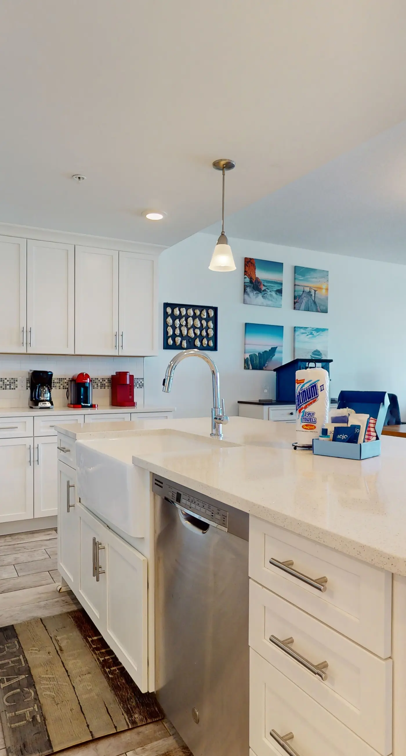 Blu 305 - Gulf-front condo with upgraded features - quick drive to entertainment