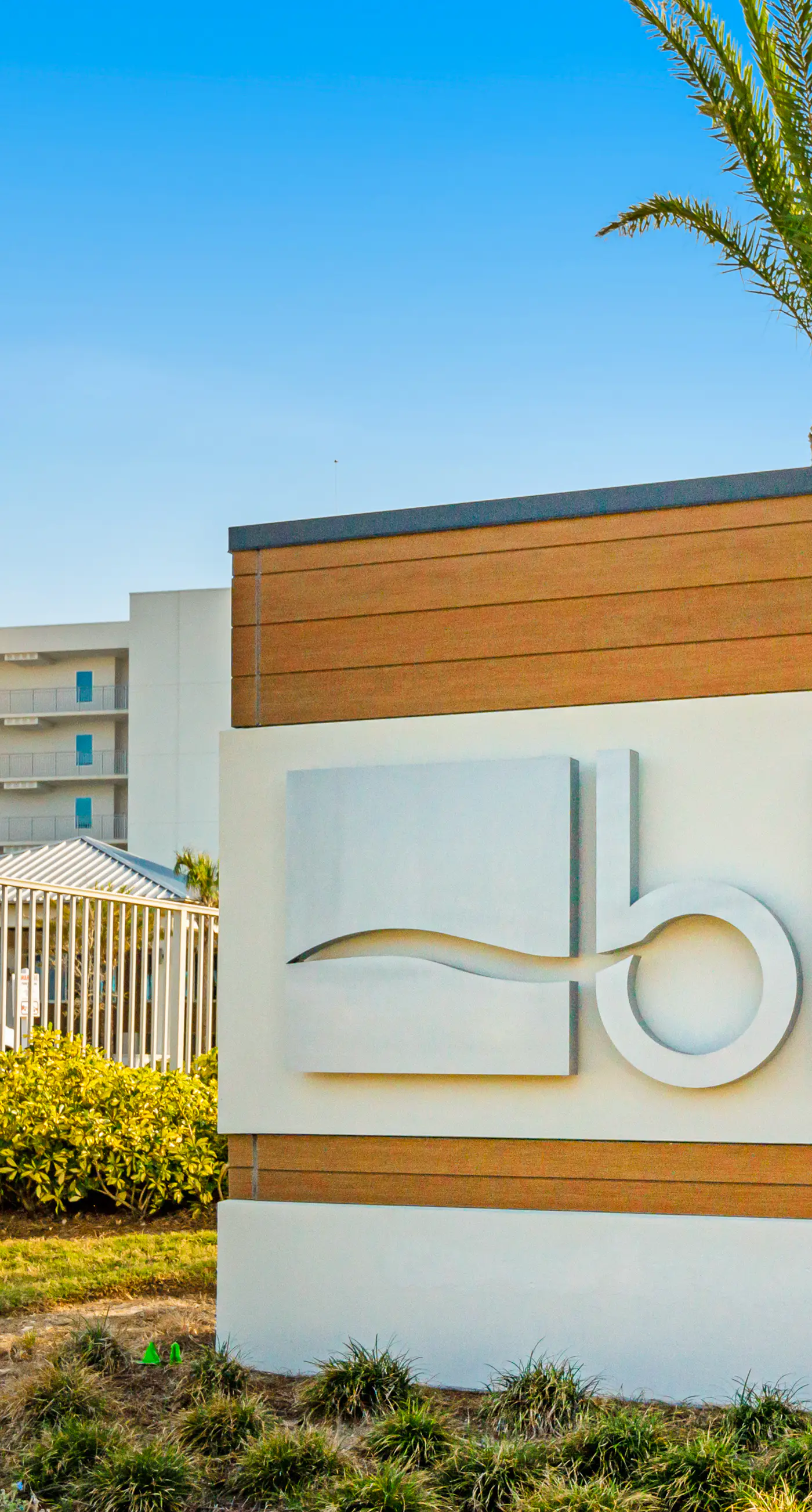 Blu 305 - Gulf-front condo with upgraded features - quick drive to entertainment