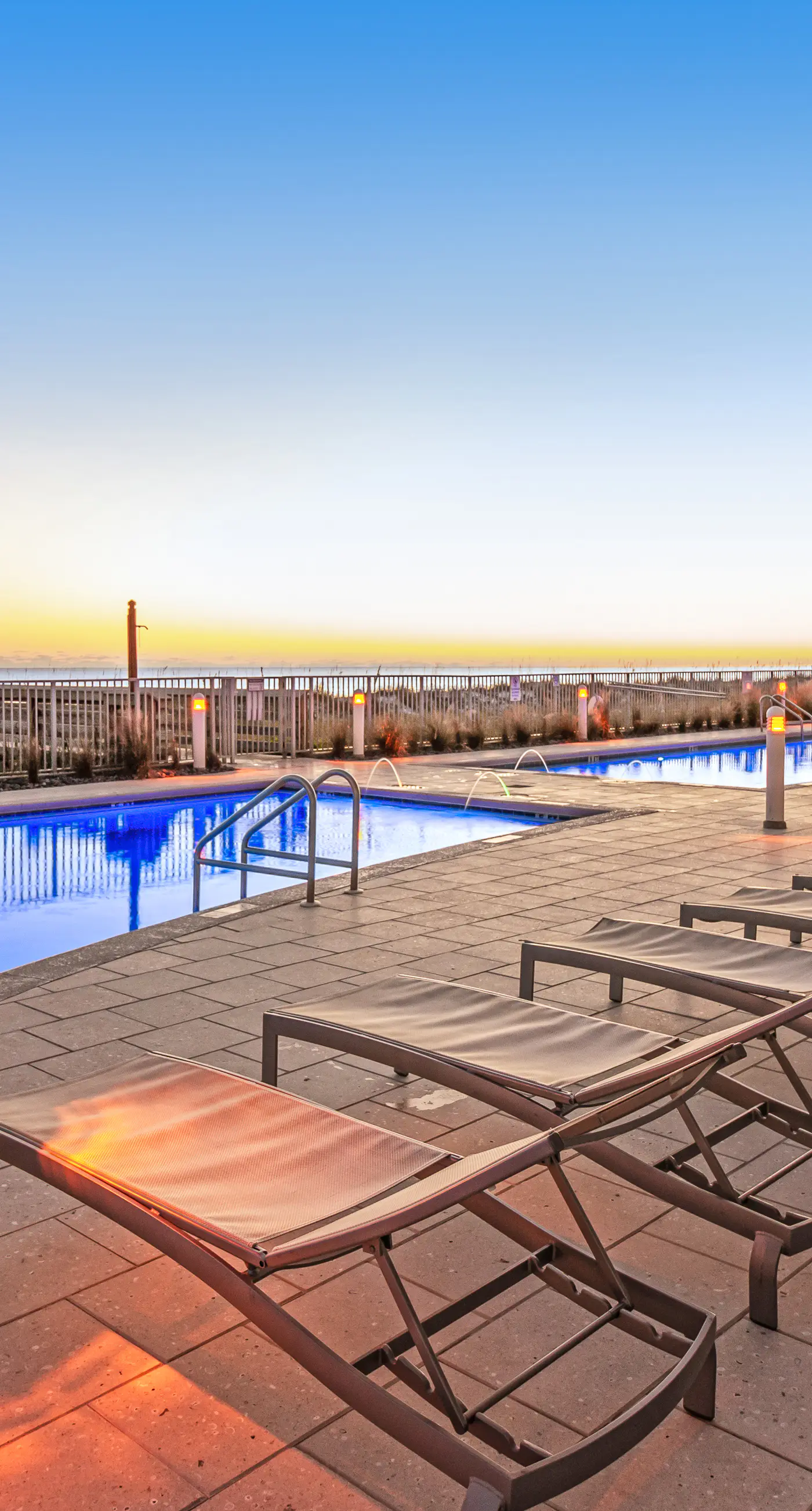 Blu 305 - Gulf-front condo with upgraded features - quick drive to entertainment