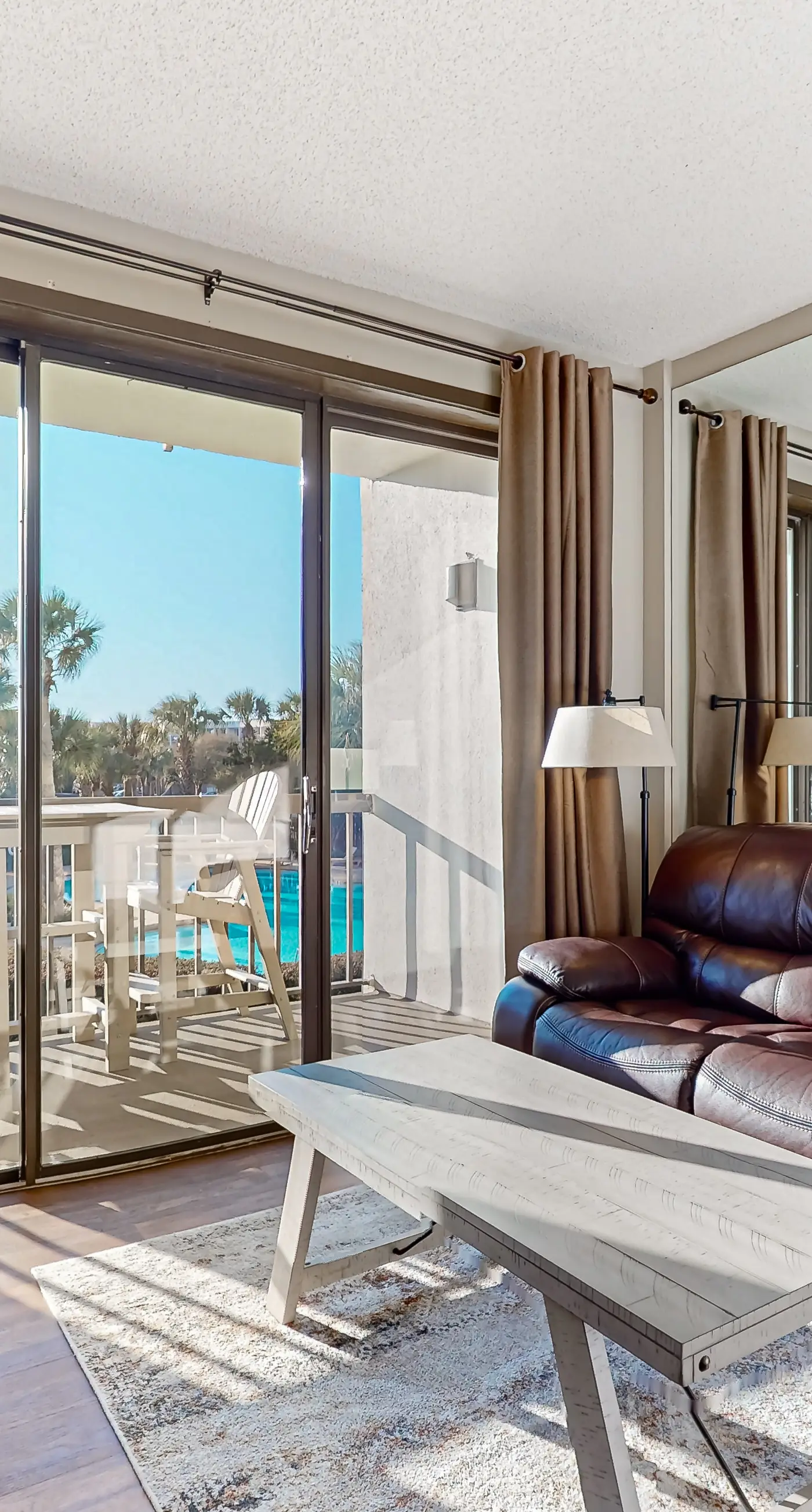 Peaceful corner studio with pool & Santa Rosa Sound views - snowbird-friendly